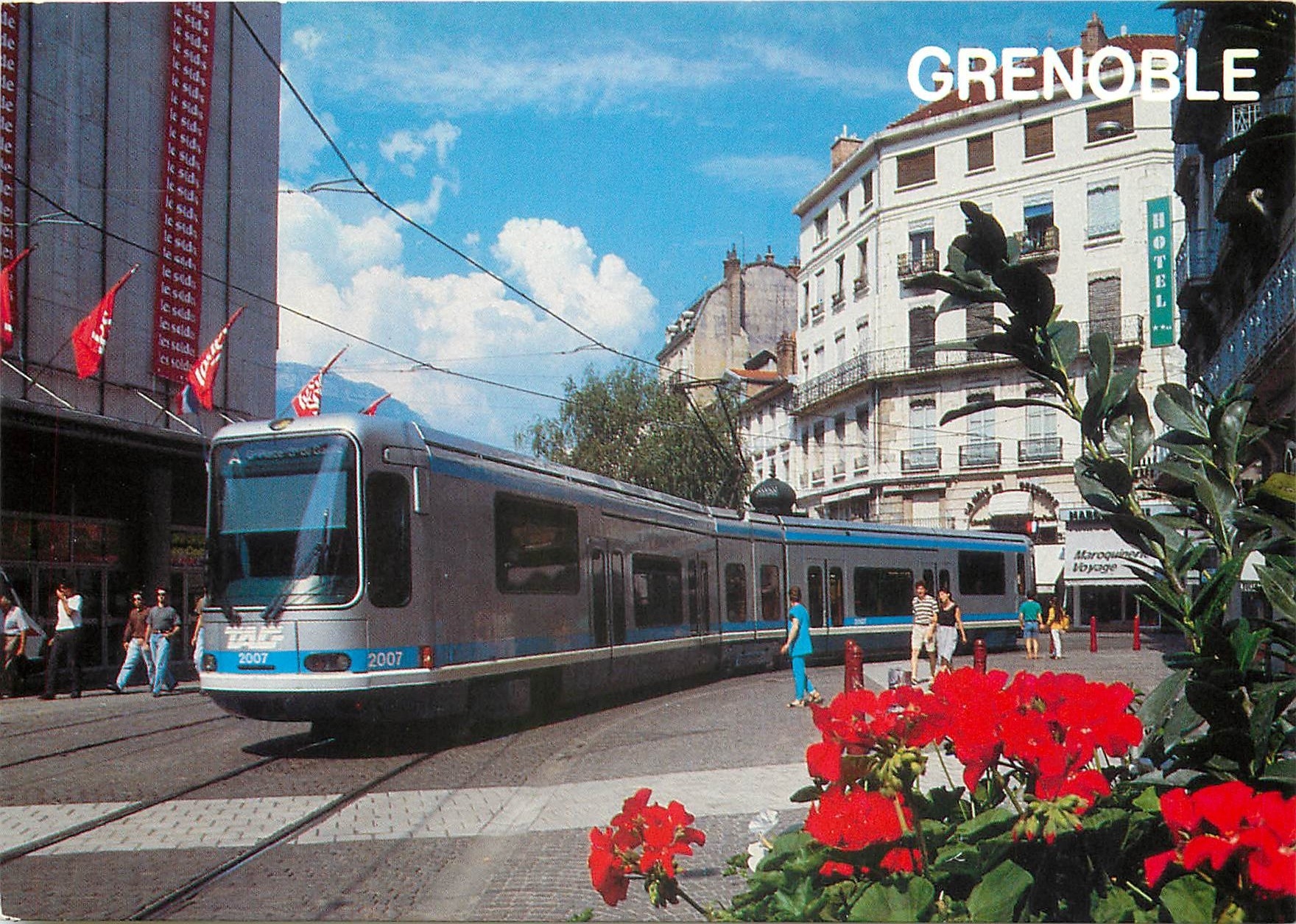CPM Grenoble Le tram centre ville