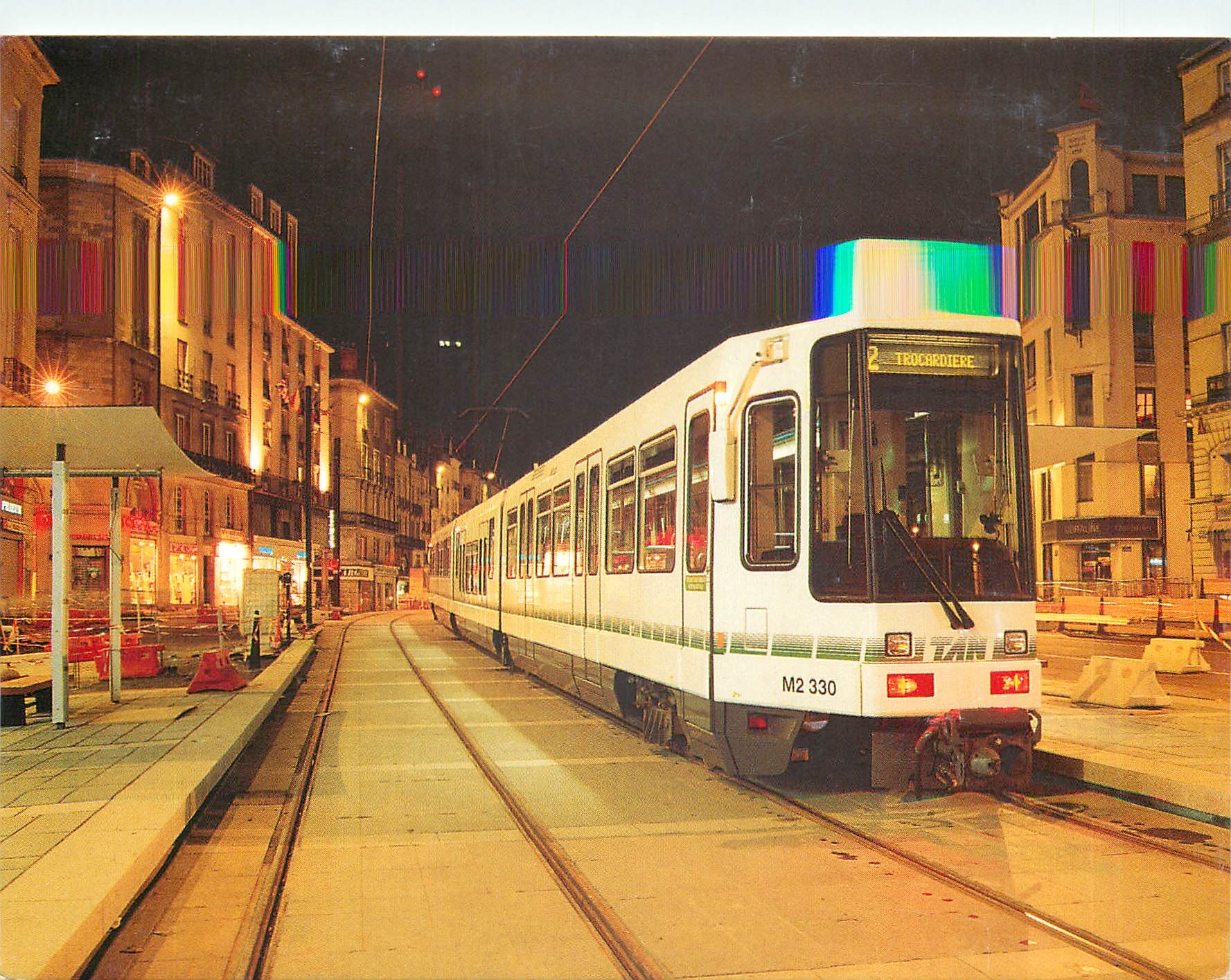 CPM Le tramway traverse le coeur de Nantes (Septembre 1992)