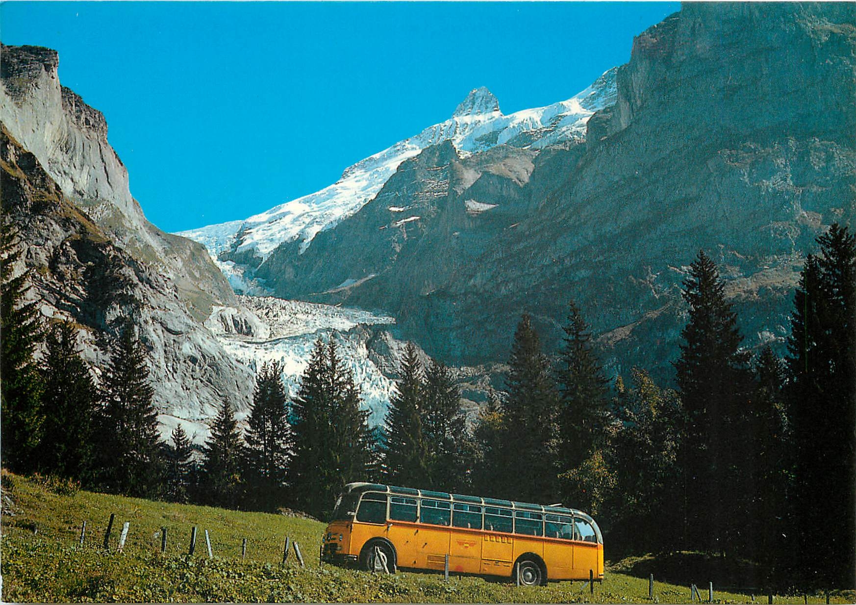 CPM Postauto auf der Fahrt Zwischen Grindelwald und der Grossen Scheidegg