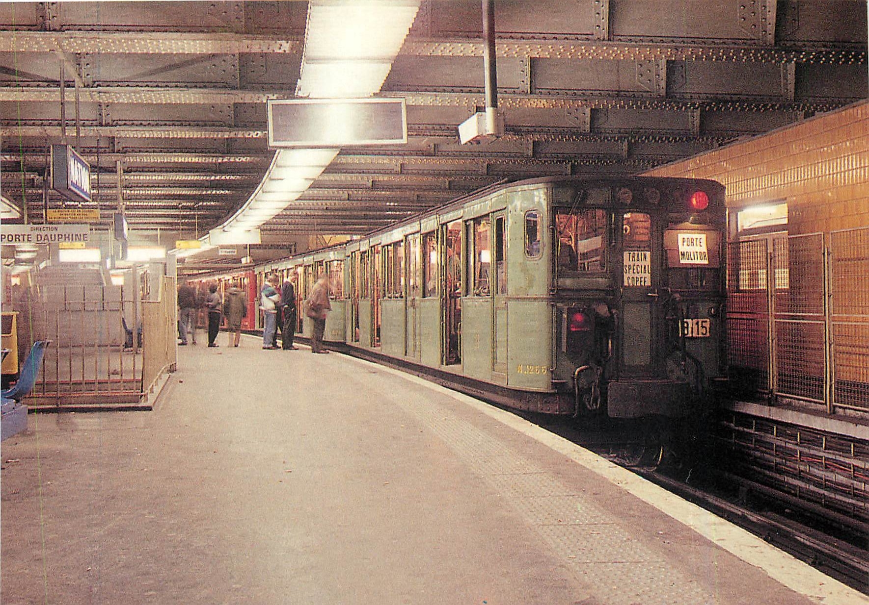 CPM Train special COPEF a Nation Ligne No.2 nuit du 24 au 25 Novembre 1990