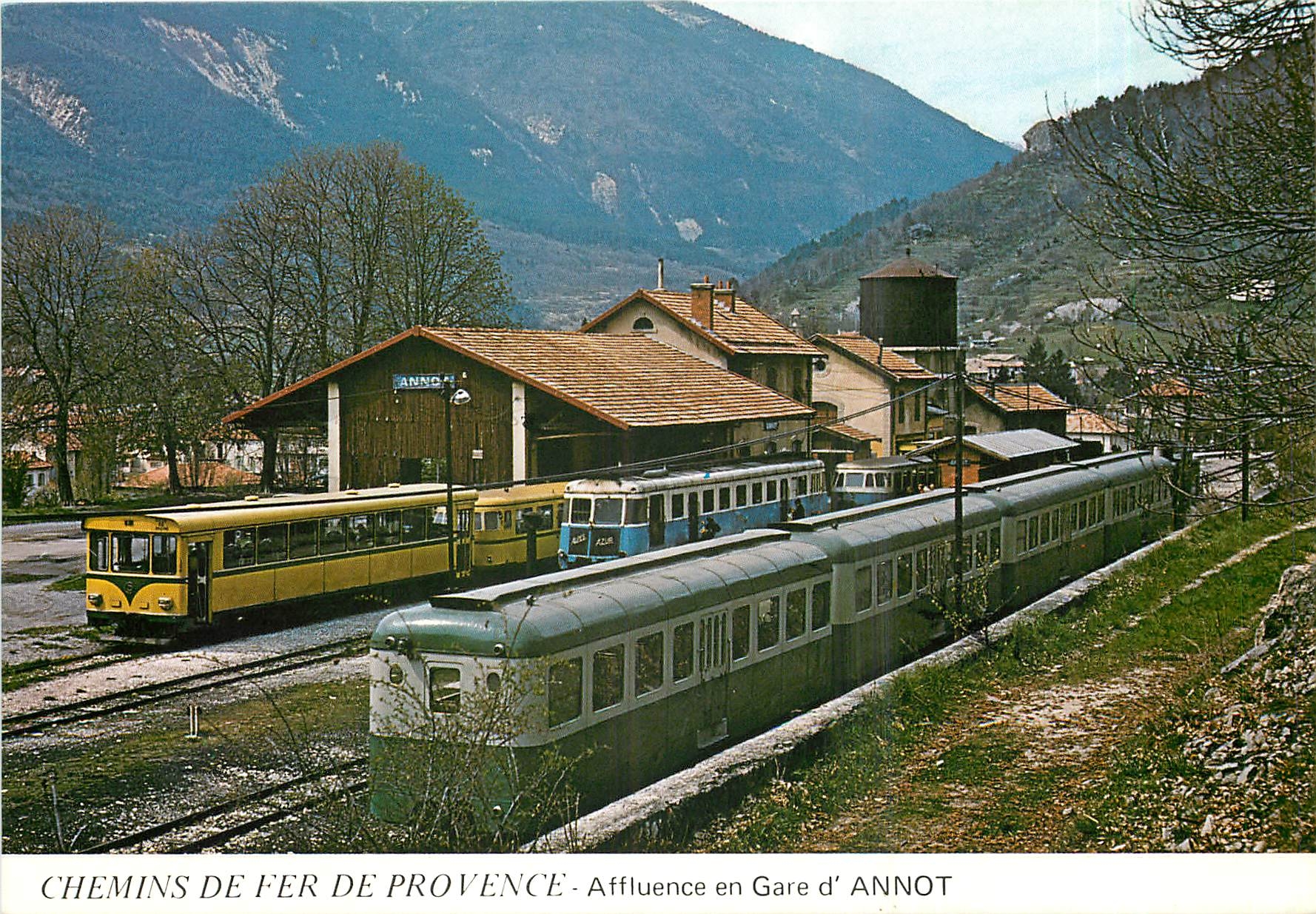 CPM Affluence en Gare d'Annot