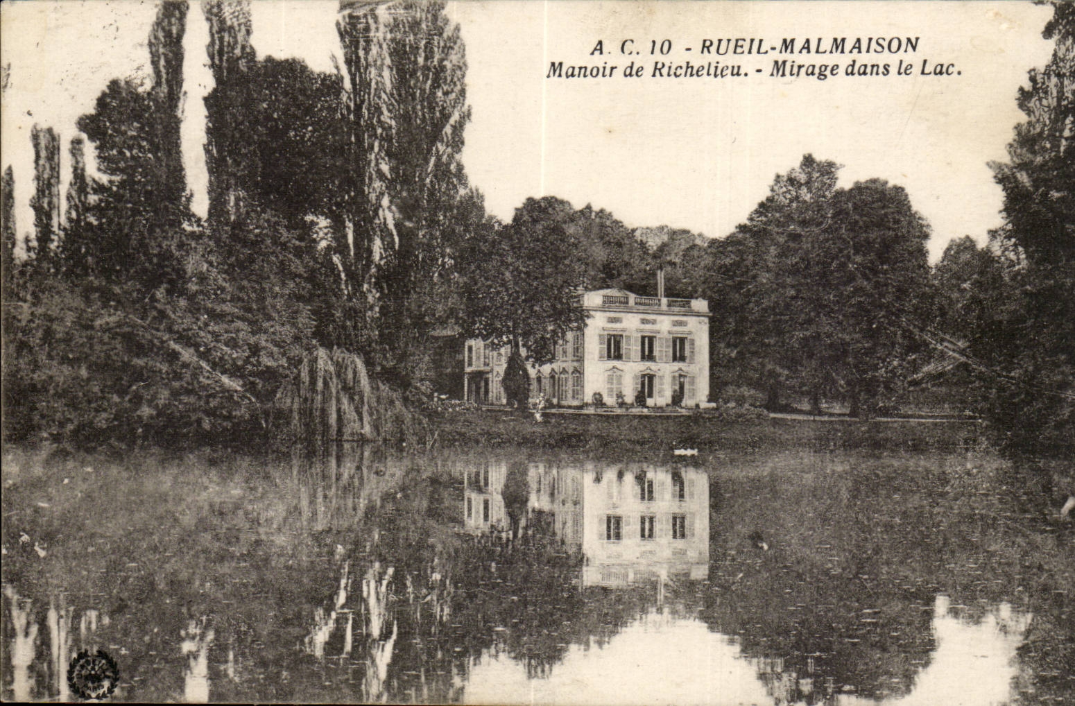 Rueil malmaison CPA Manoir de Richelieu Mirage dans le lac