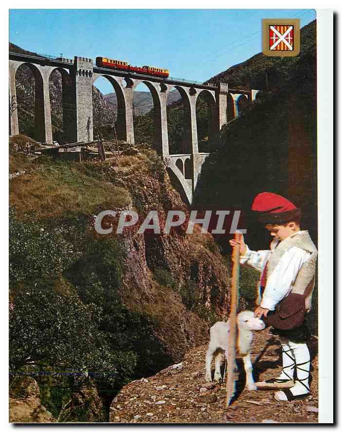 CPM Le pont Séjourné et train Sang et Or allant de Villefranche à la Tour de Carol