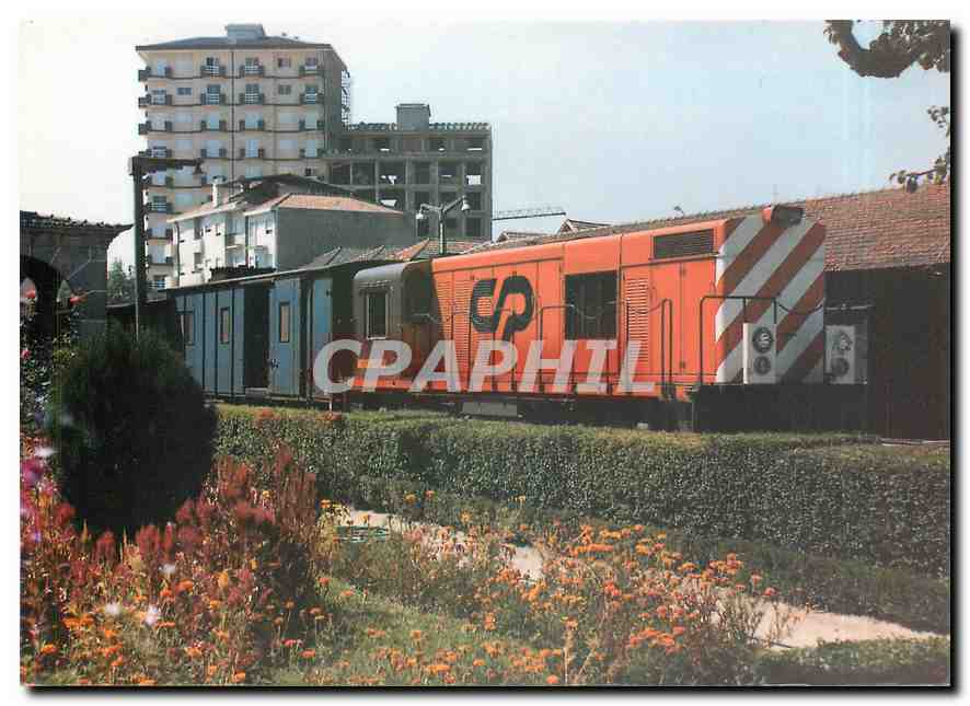 CPM Composicao com locomotiva Alsthom na Estacao de Chaves