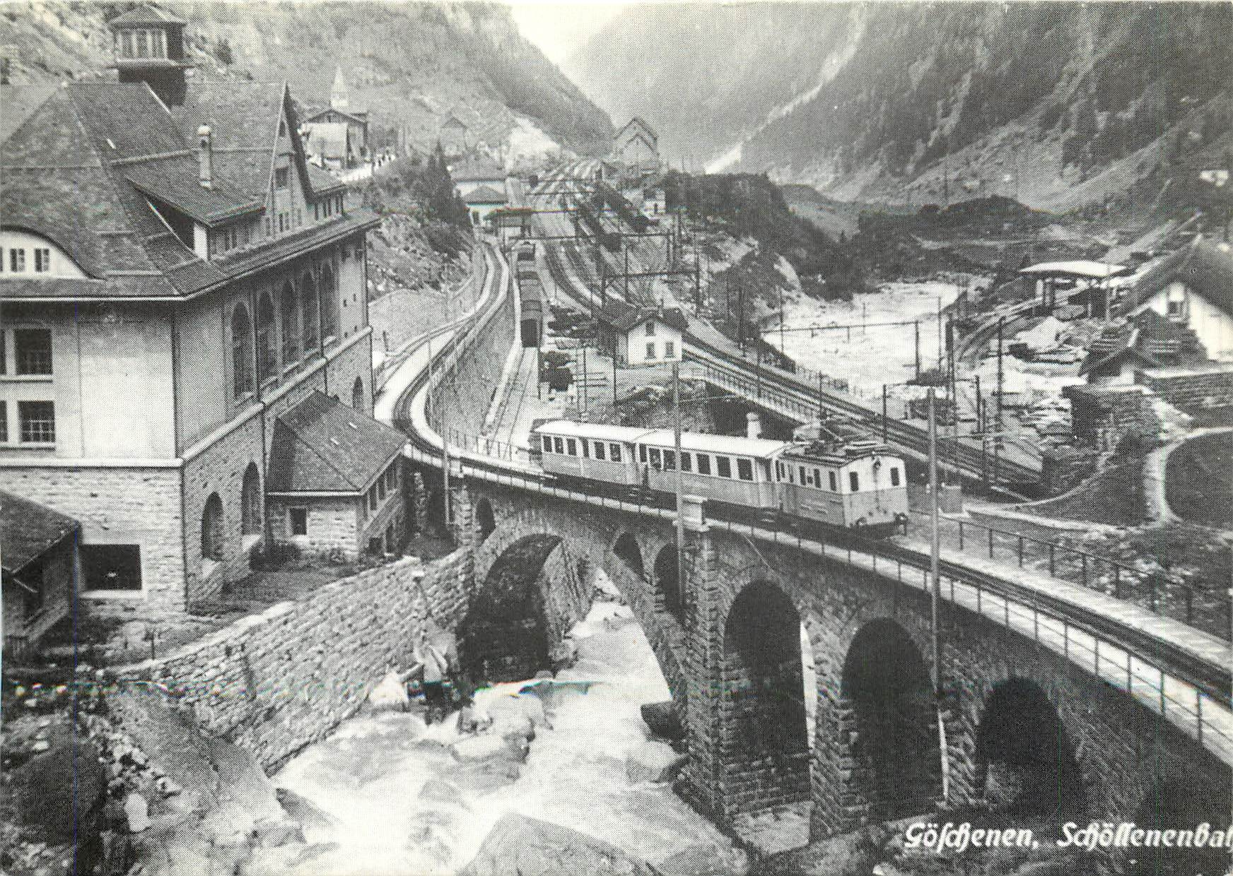 CPM Zugauf dem Reussviaduktin Goschenen