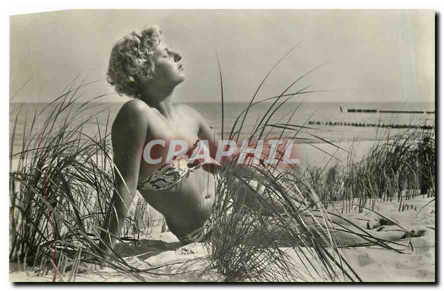 Femme en maillot de bain — plage avec dunes — Blitz-Verlag Leipzig C1