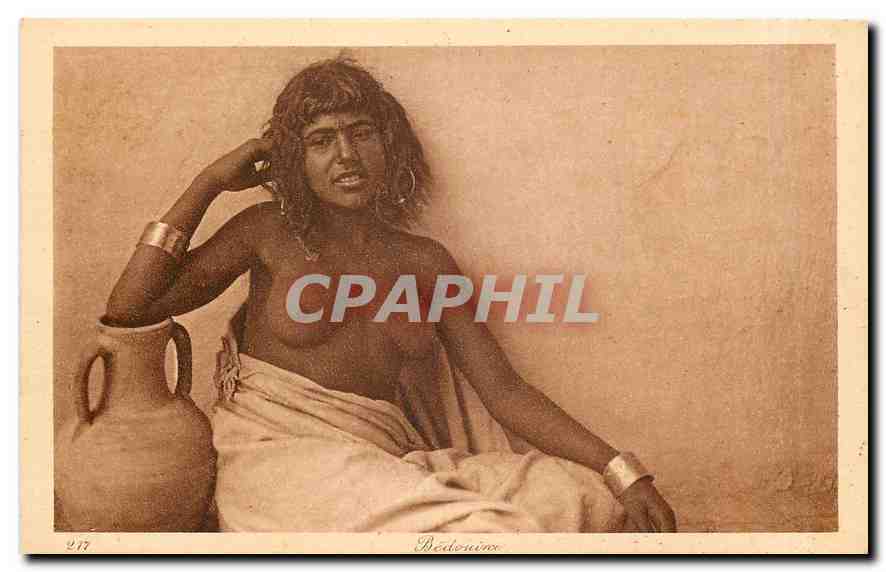 CPA Femme nue erotique Bedouine