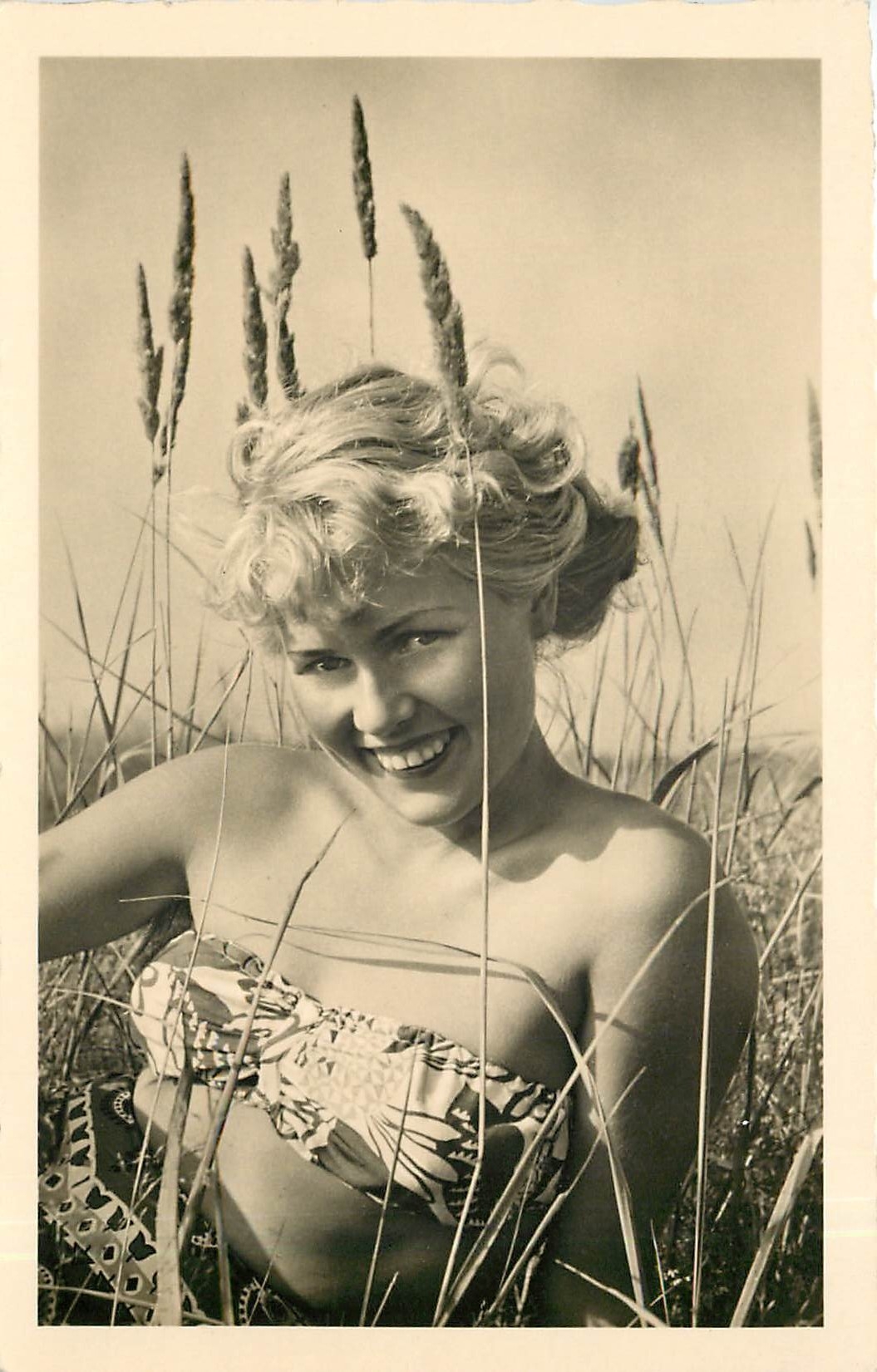 CPA Femme nue erotique 