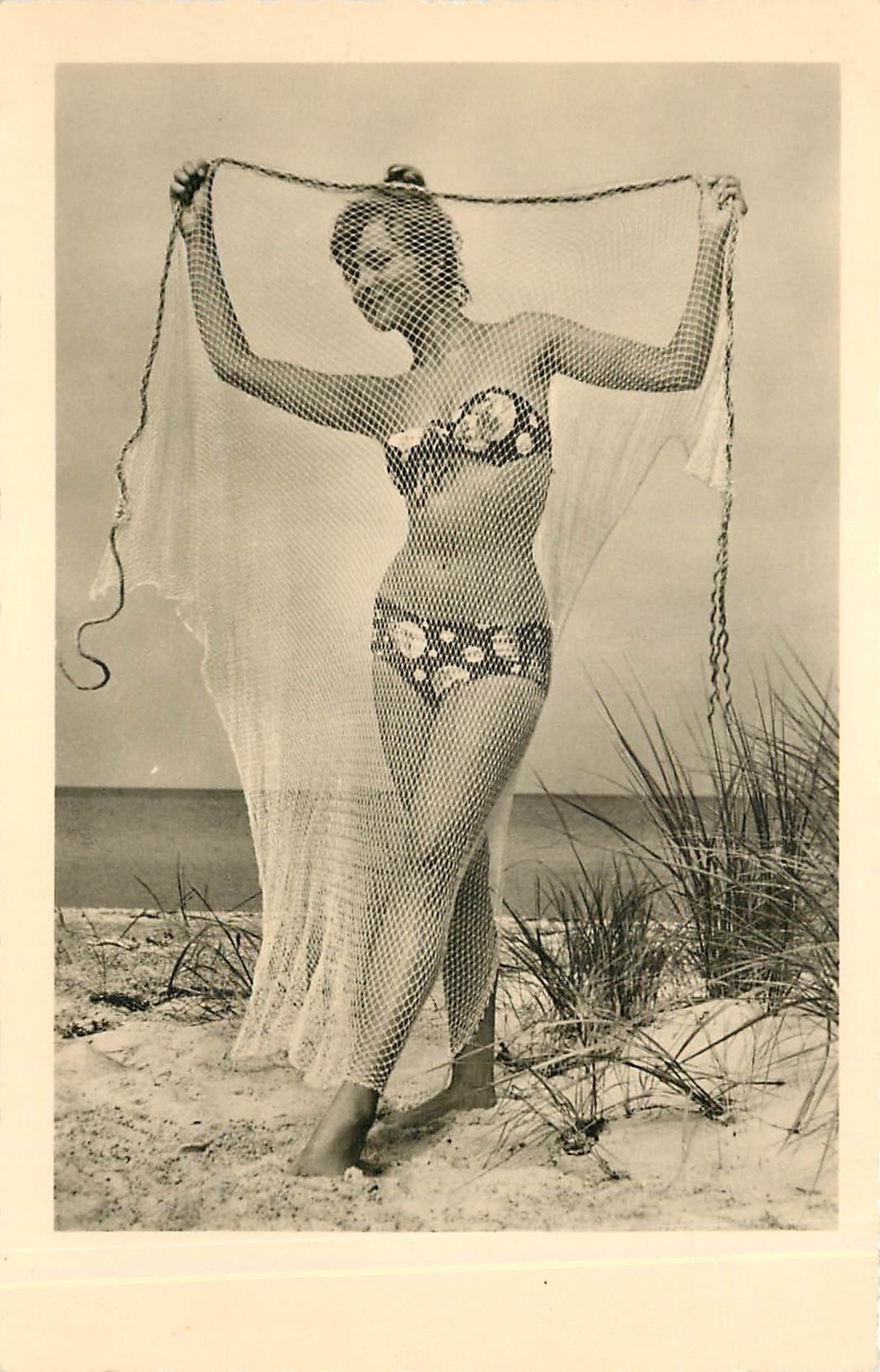 CPA Femme nue erotique 