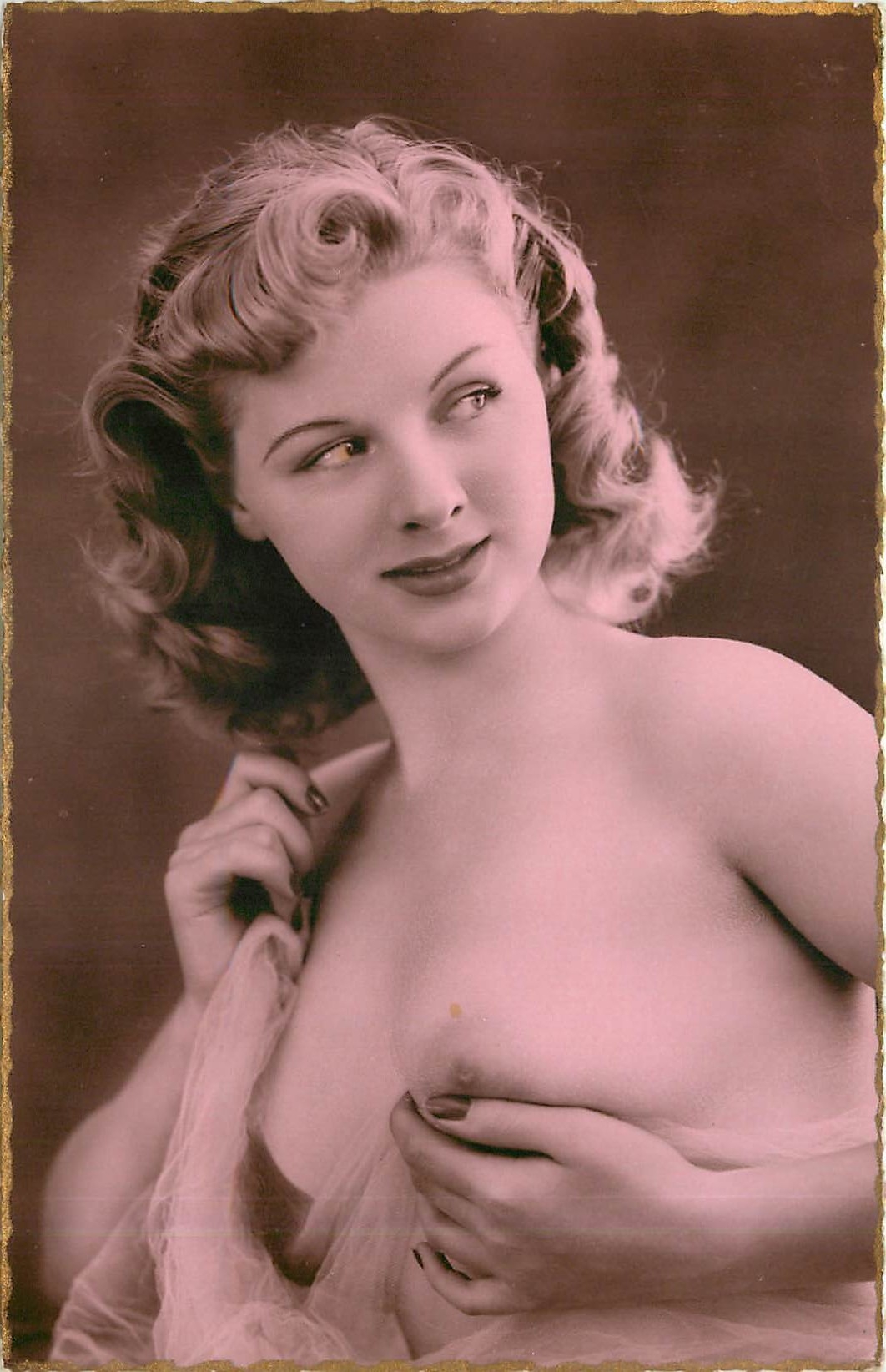 Jeune femme nue — pose sensuelle — Éditions de Luve, Paris, n° 415