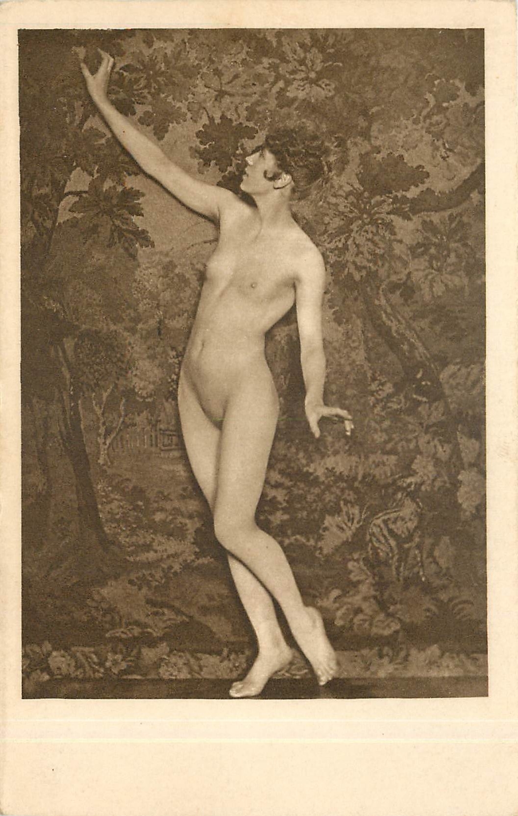 CPA Femme nue erotique 
