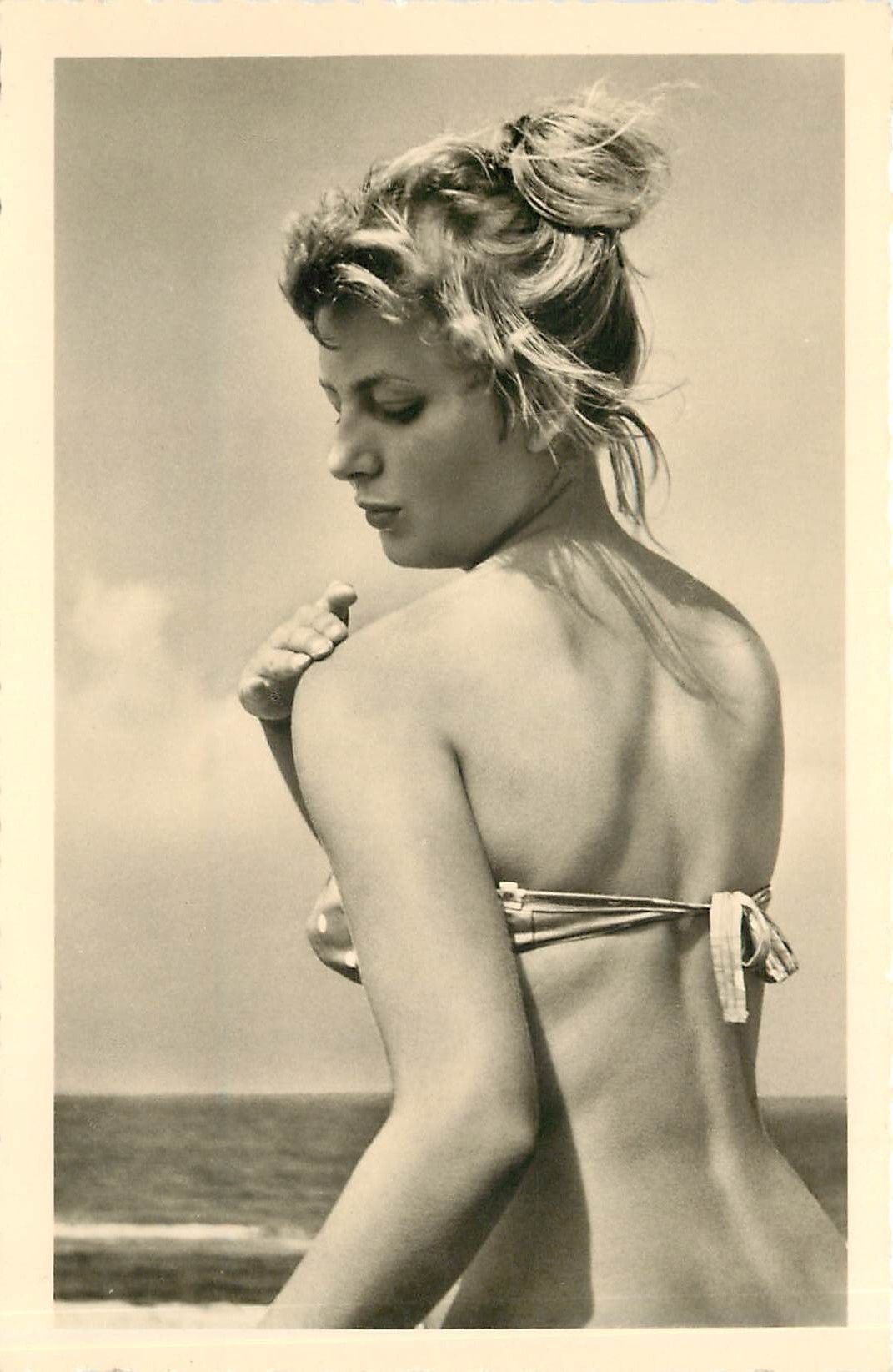 Femme en maillot de bain — plage — Gabr. Garloff, Magdeburg, n° 5074