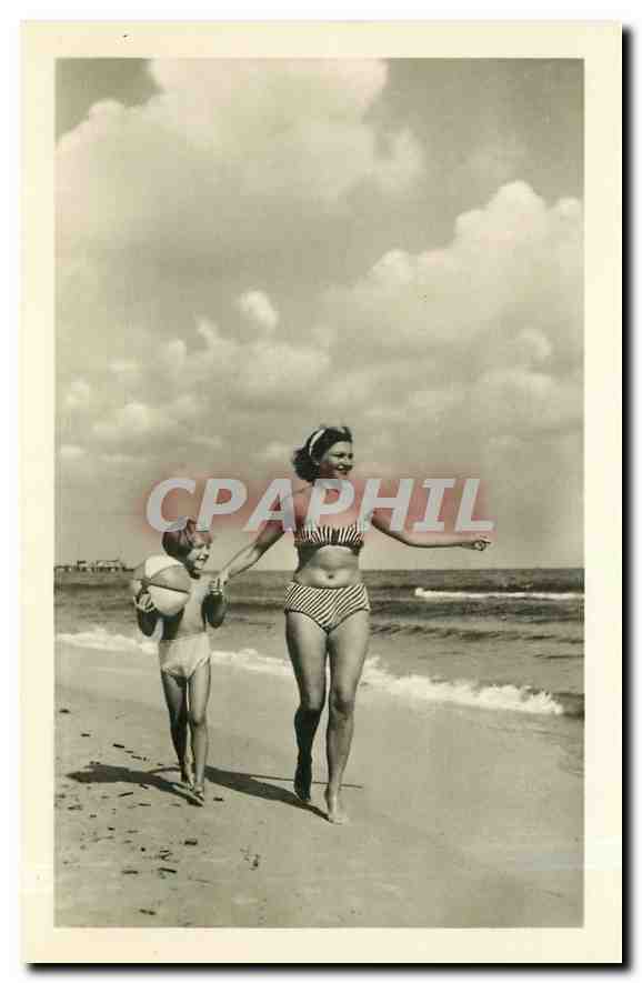 Femme et enfant sur la plage — VEB Echtle Photographie, série 554