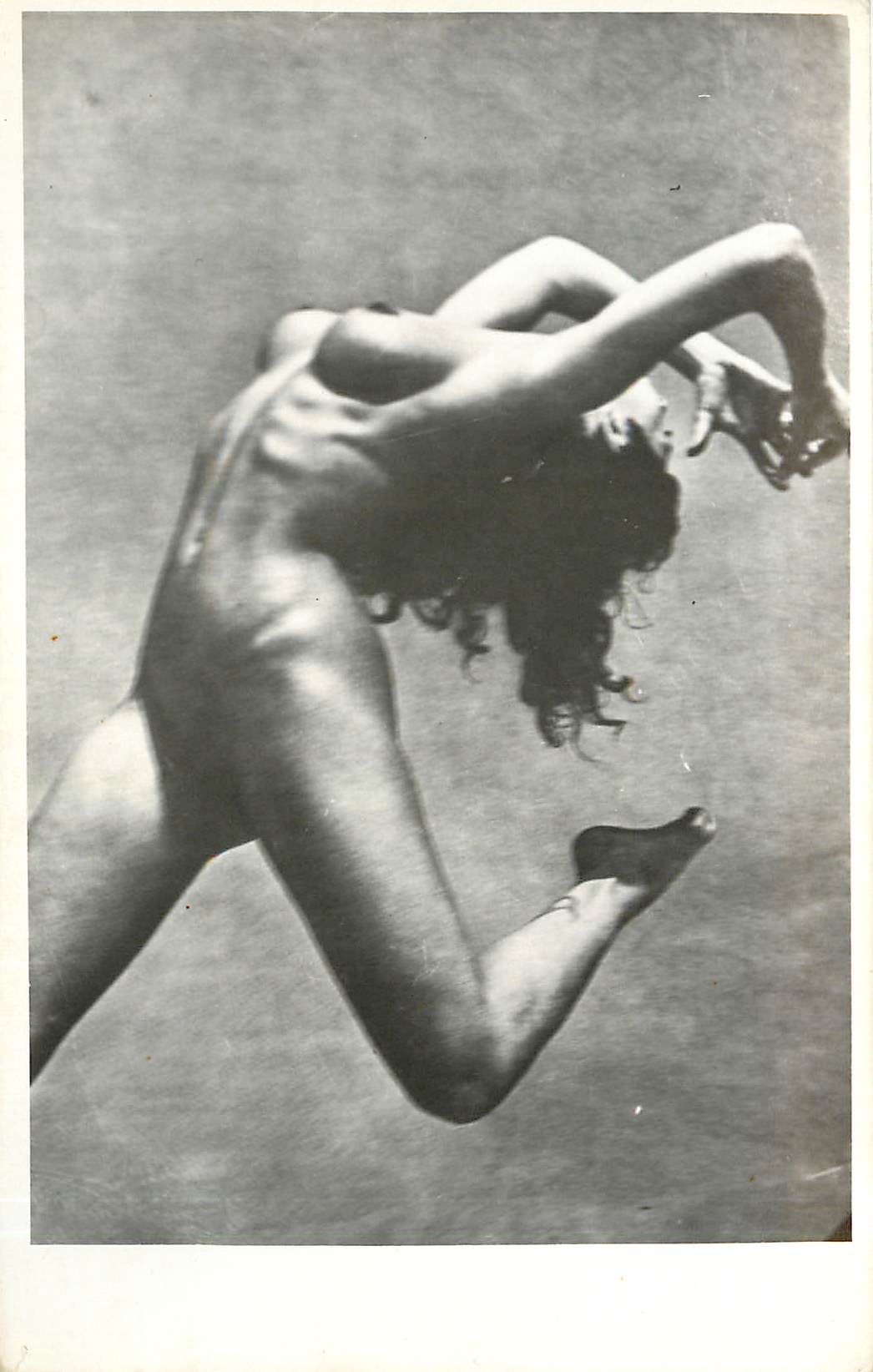CPA Femme nue erotique 