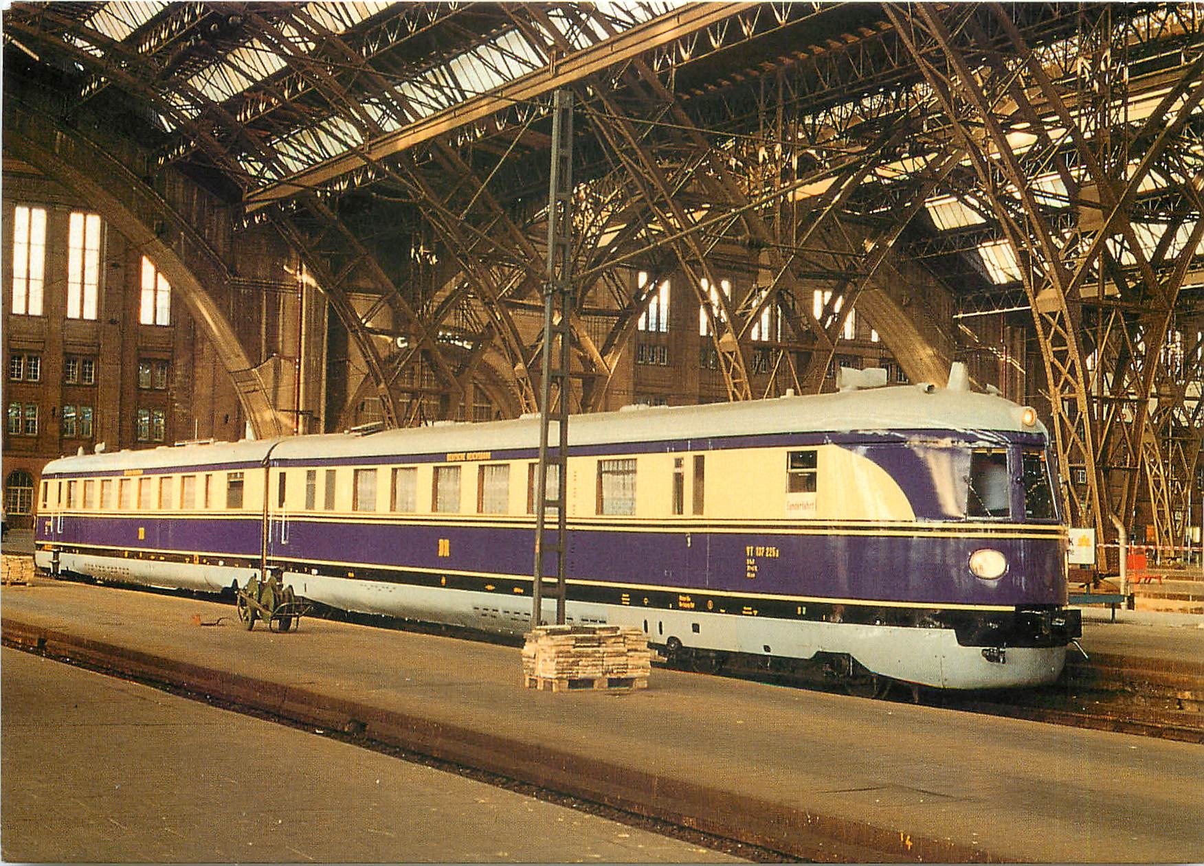CPM Dieselelektr Schnelltriebwagen SVT 137 225 a b 