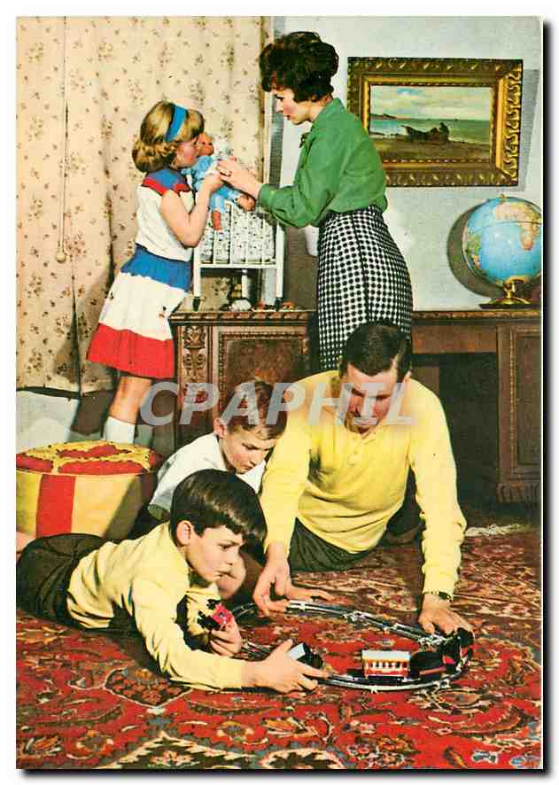 CPM Famille Train Enfant