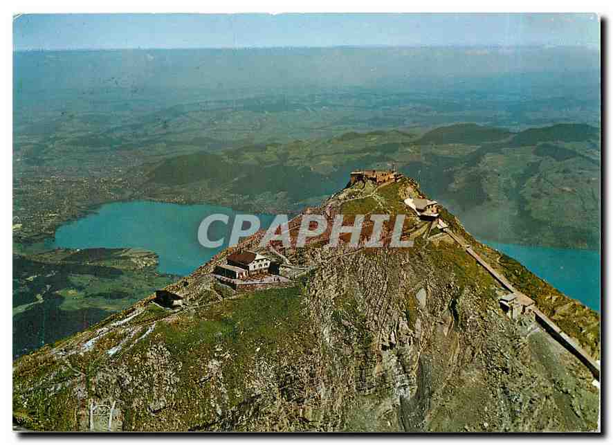 CPM Niesen Gipfel mit Bergstation und Berghaus 