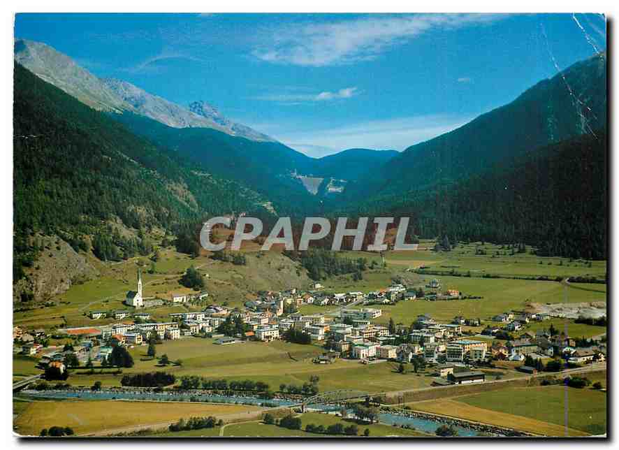 CPM Zernez im Unter Engadin am Eingang zum Schweizer National Park Blick gegen Ofenpass 