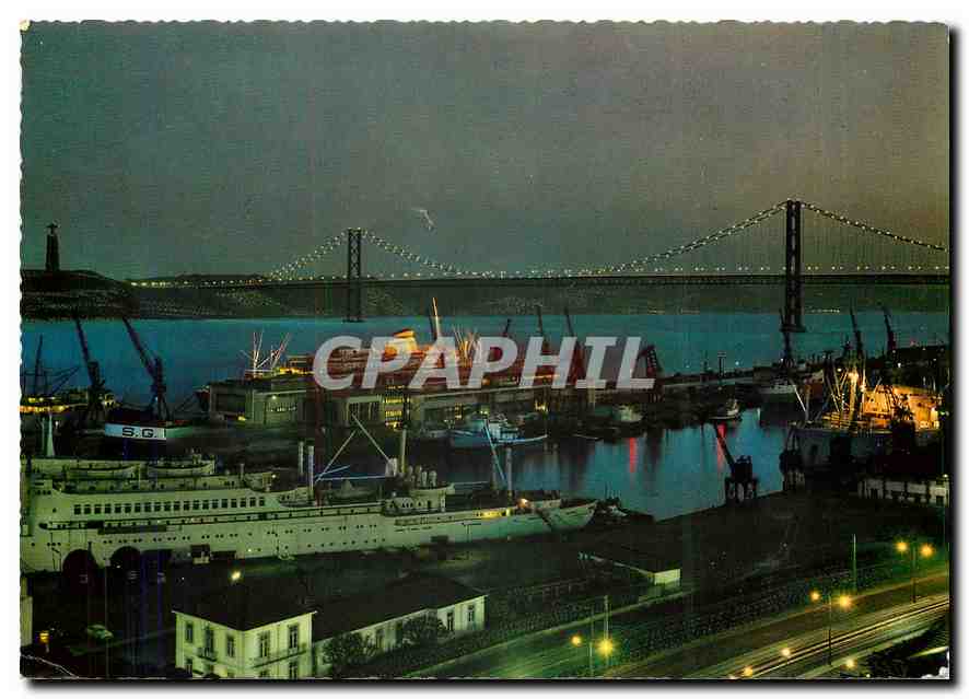 CPM Lisboa Pont Salazar sur le Tage de nuit 