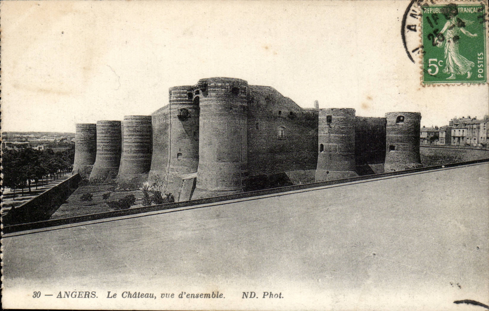 Angers CPA Le chateau Vue d'ensemble