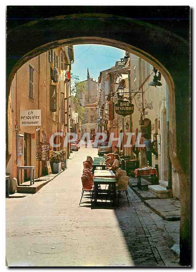 CPM St Tropez et ses vieilles rues pittoresques 