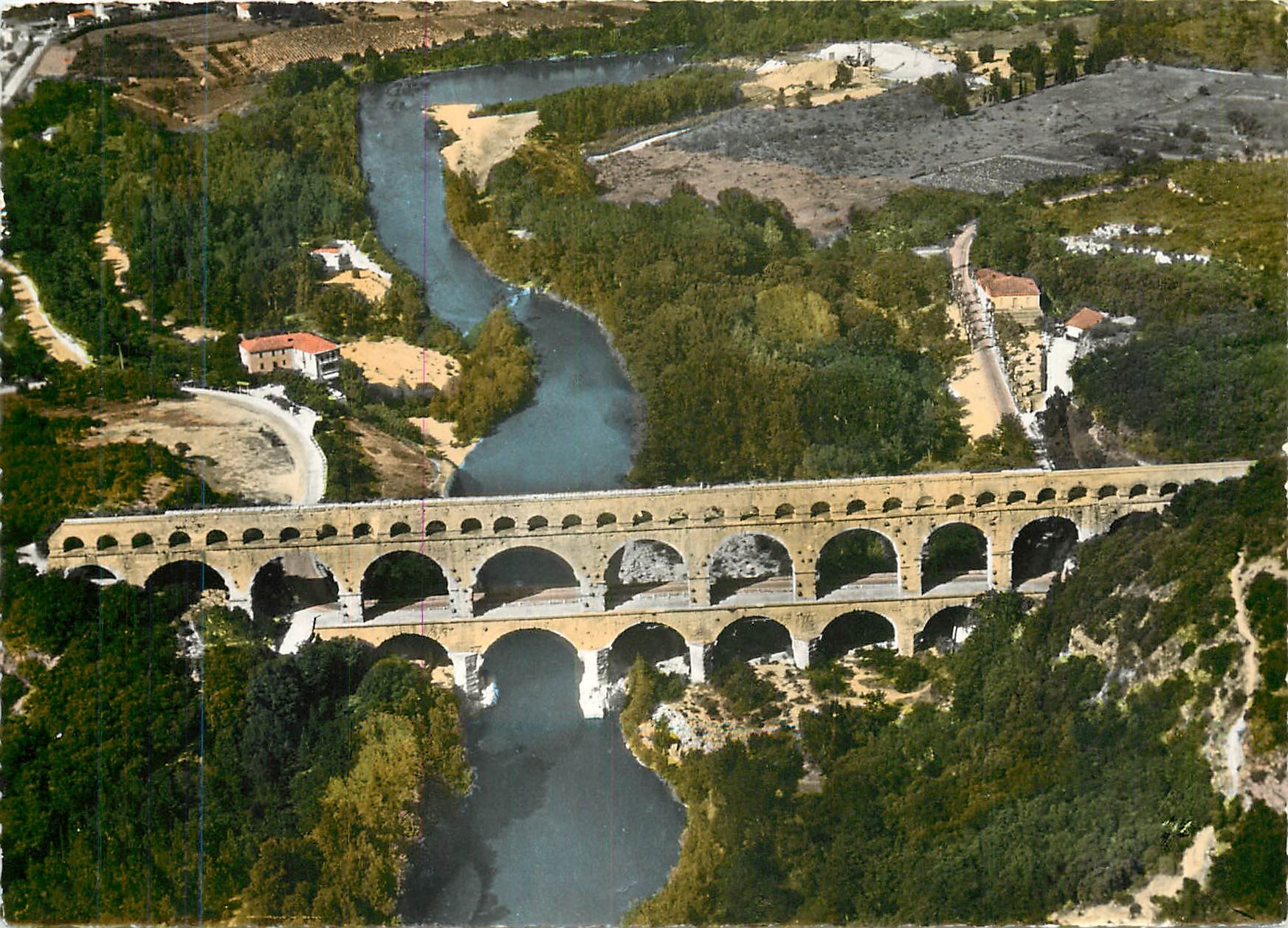 CPM Le Pont du Gard Gard Aqueduc Romain 