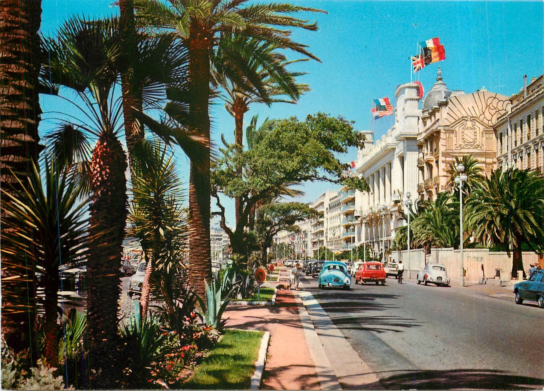 CPM Au Soleil de la Cote d'Azur La promenade des Anglais Nice 