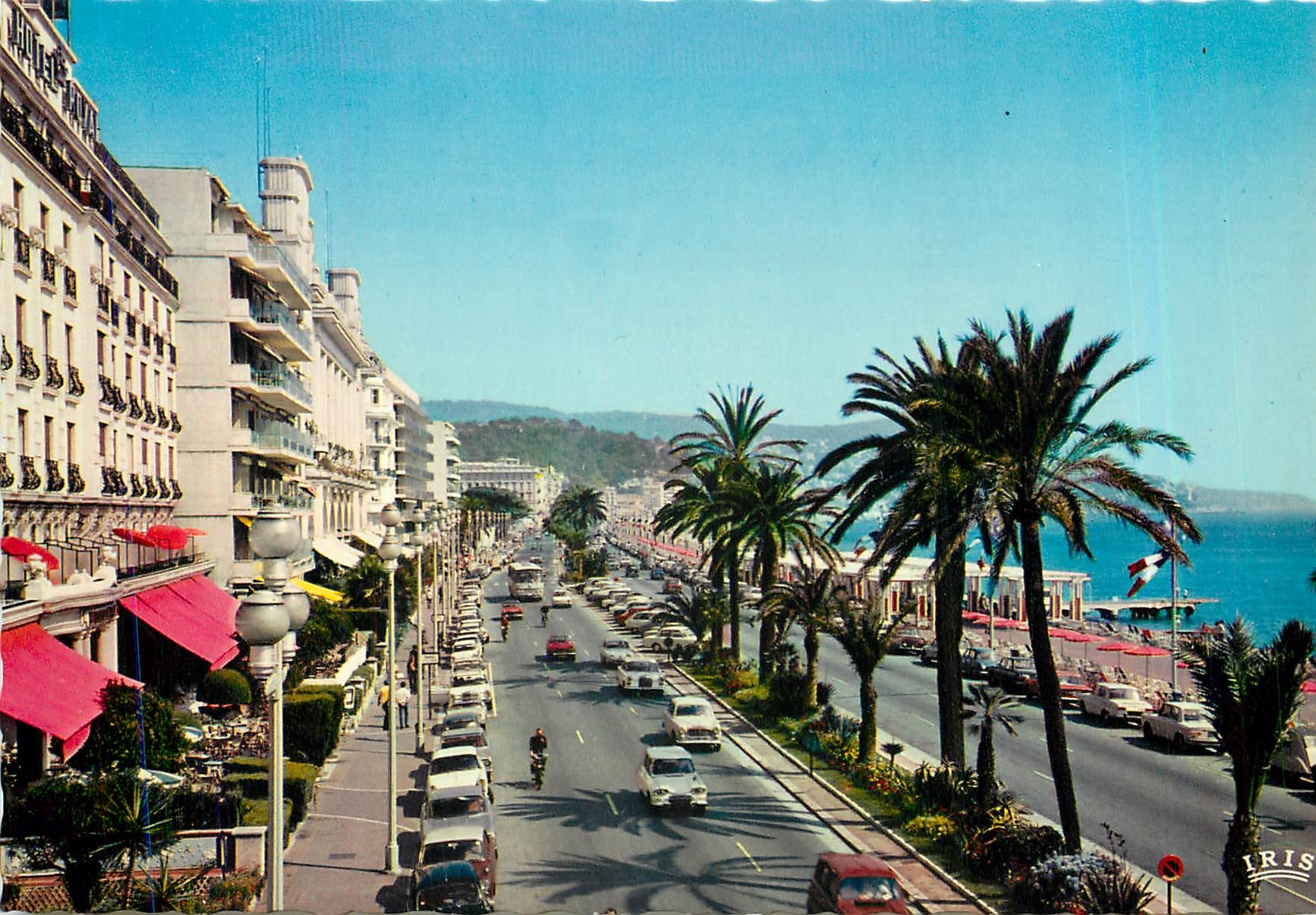 CPM Nice A Mmes La Promenade des Anglais 