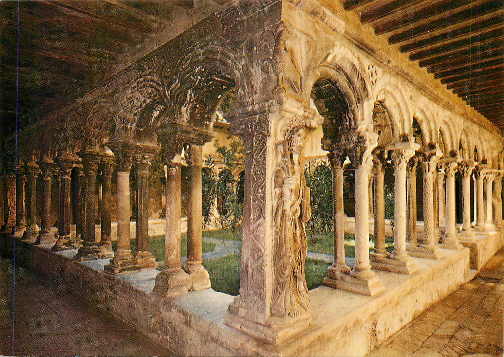 Le Cloître Saint-Sauveur — Cité du Roy René — Éditions Gouleure Naturelles, n°2116