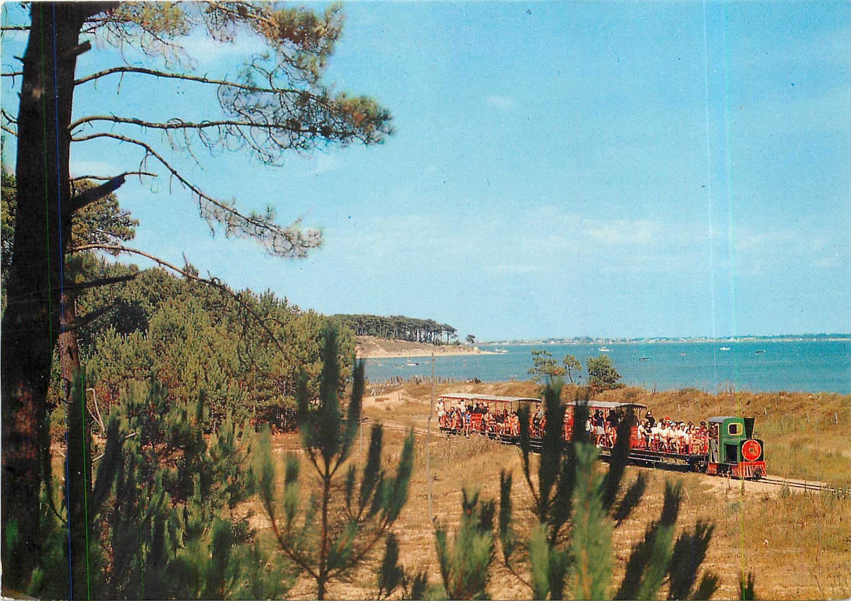 CPM Ile d'Oleron Ch Mme Le petit train touristique de Saint Trojan et la Plage de Gatseau 
