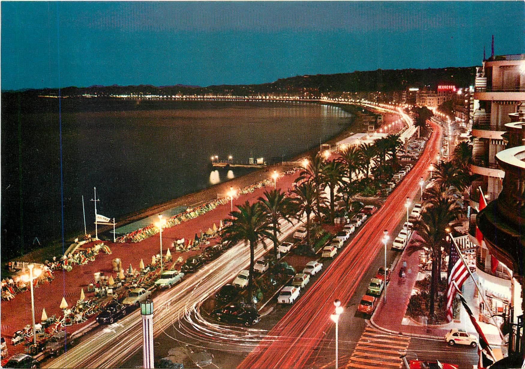 CPM La Cote d'Azur Nice La Promenade des Anglais la nuit 