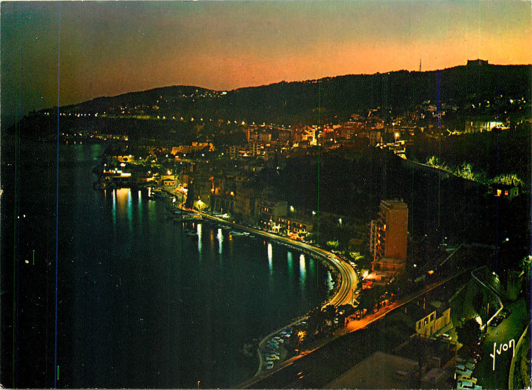 CPM Villefranche sur Mer Alpes Maritimes Vue generale la nuit 