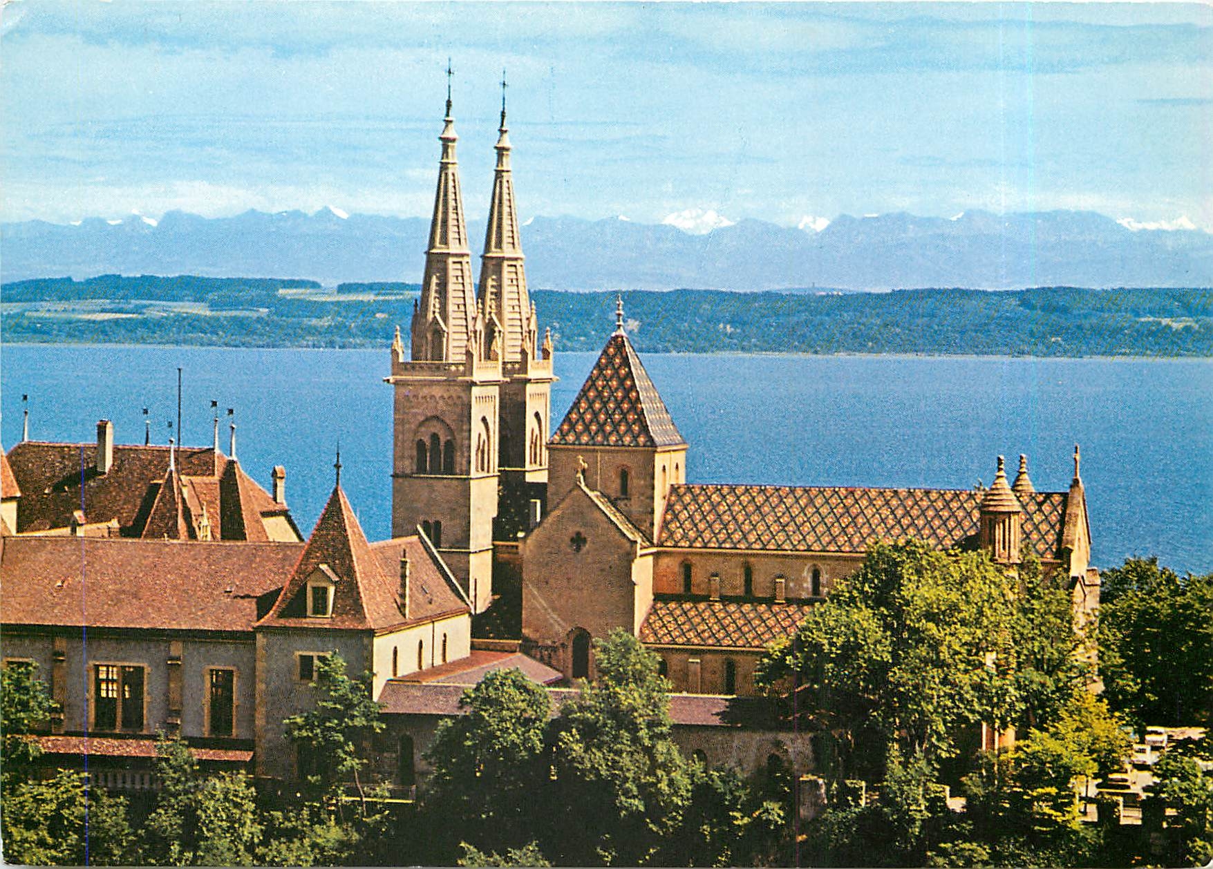 CPM Neuchatel La Collegiale et vue sur les Alpes 