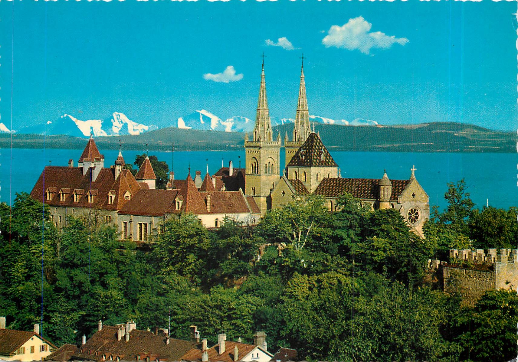 CPM Neuchatel La Collegiale le chateau et les Alpes 