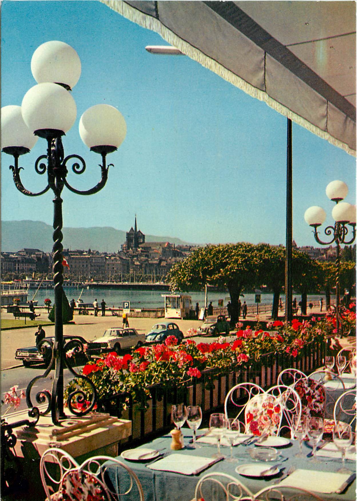 CPM Geneve La rade vue de l'hotel Beau Rivage 