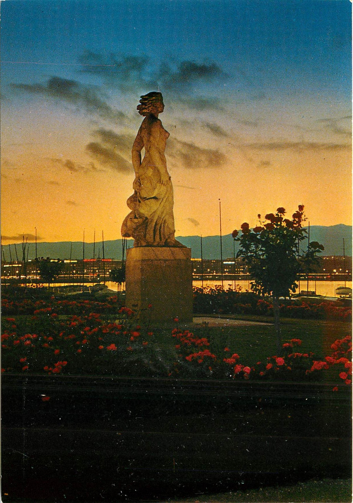 CPM Geneve Statue de La Brise au crepuscule 