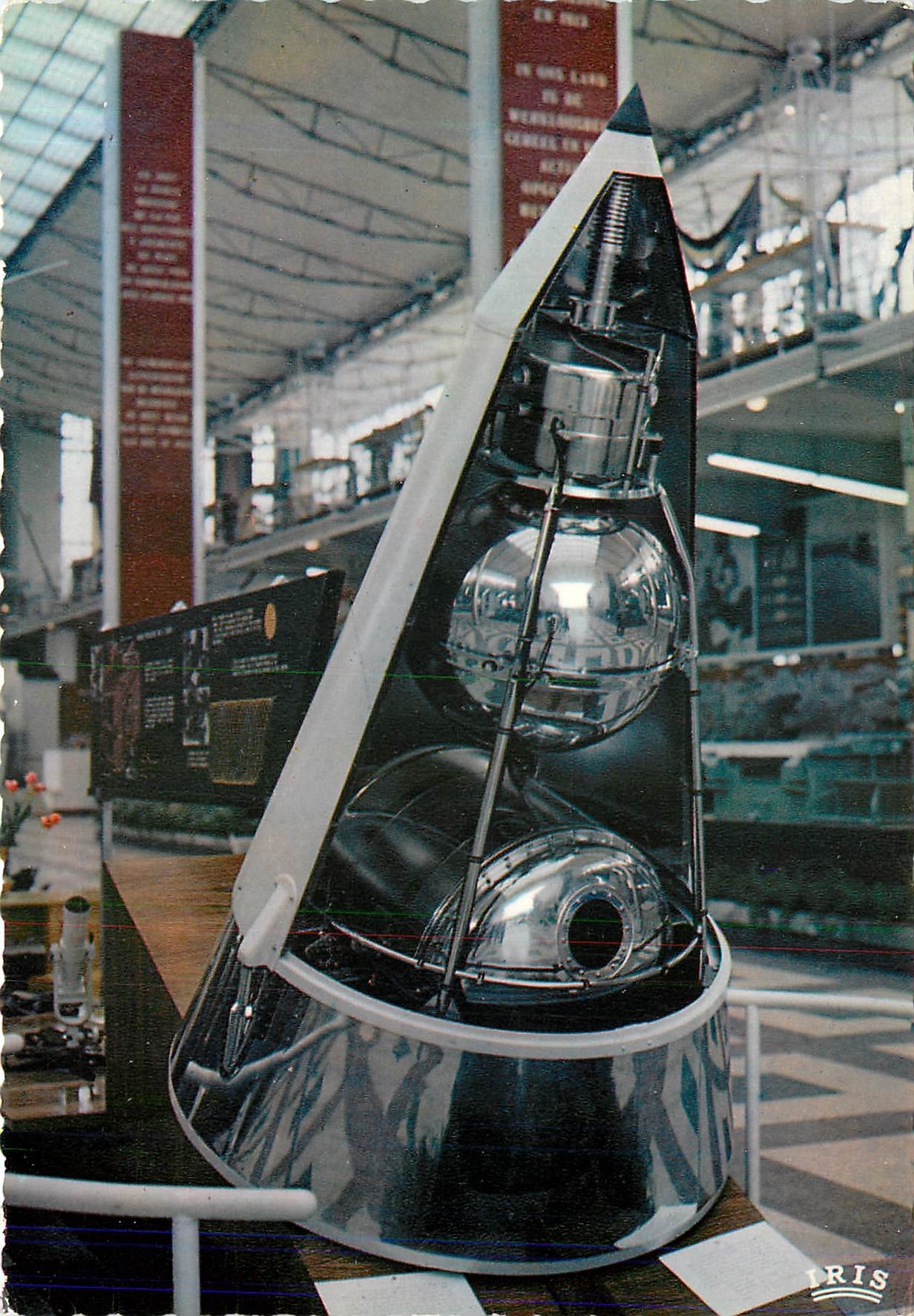 CPM Exposition Universelle et Internationale de Bruxelles 1958 Pavillon of the USSR Sputnik II 