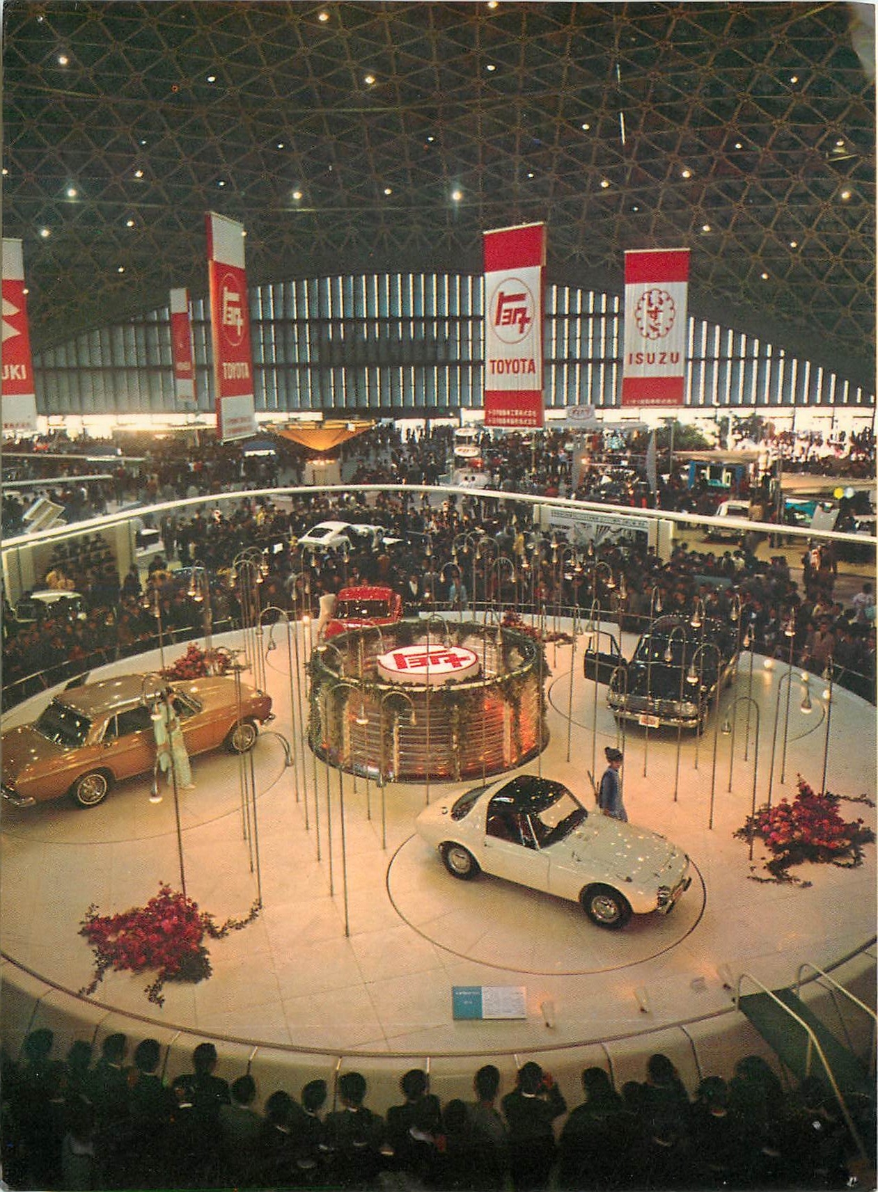 Scène générale du 12e Salon automobile de Tokyo — Ministère des Affaires étrangères du Japon
