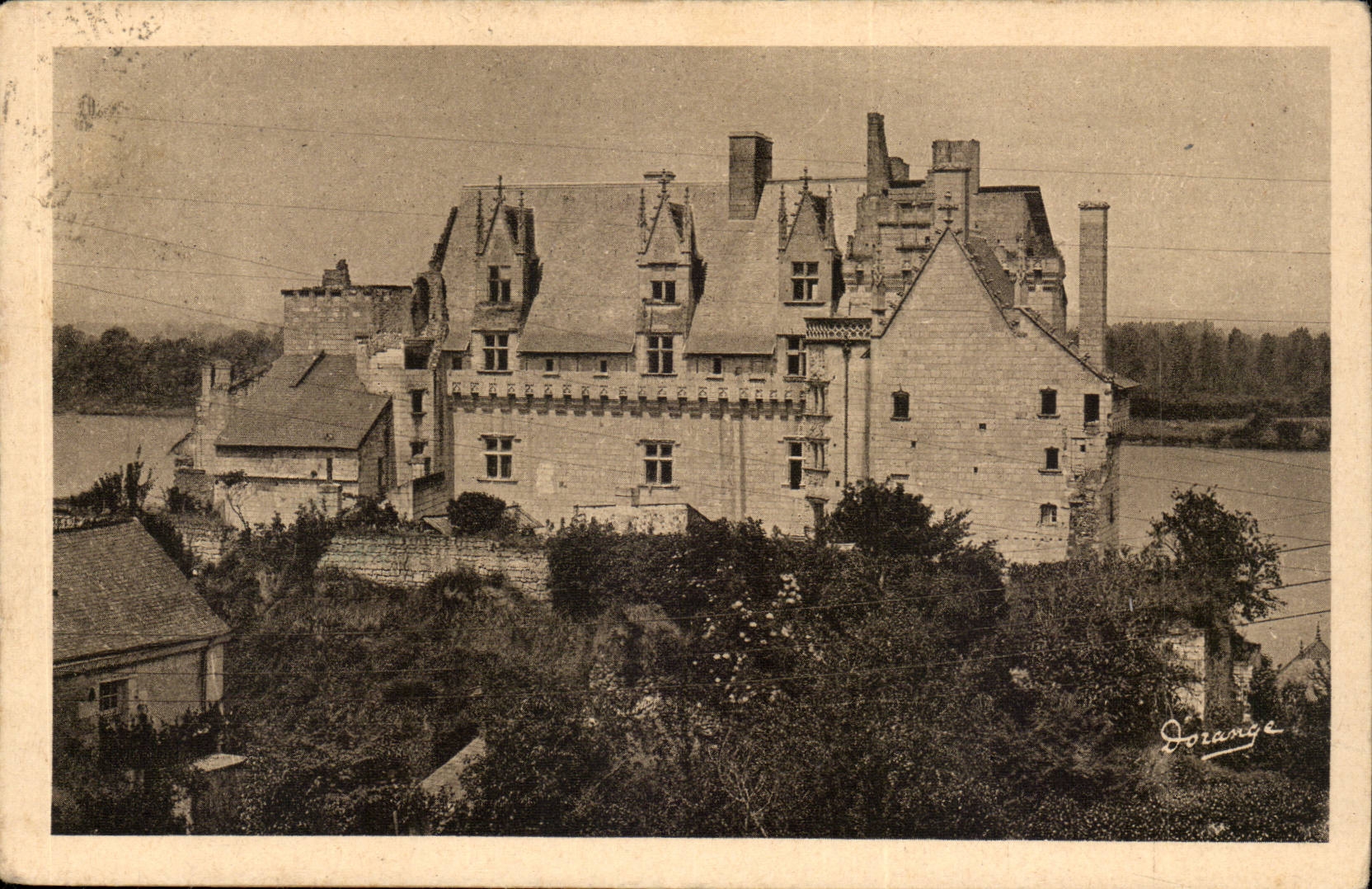 Montsoreau CPA Le chateau cote Sud et la Loire