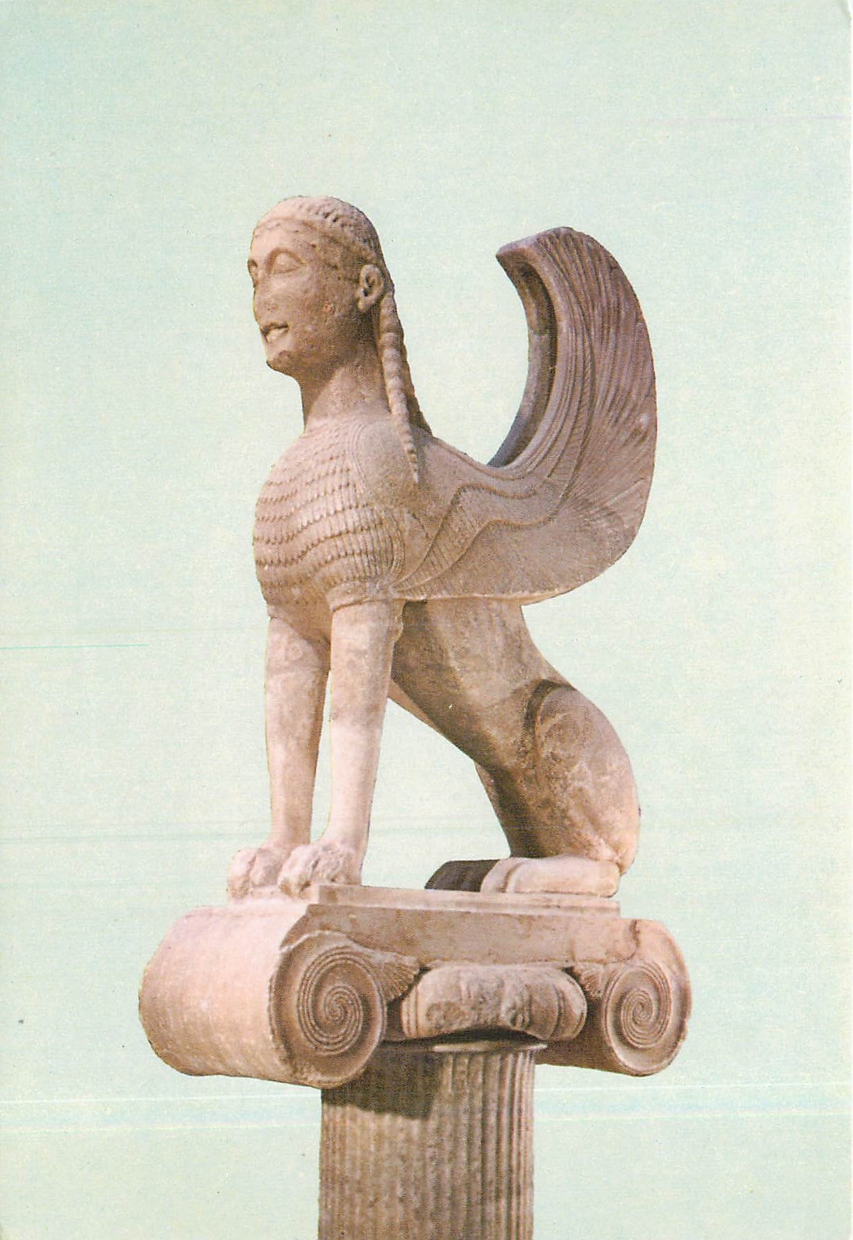 CPM Musee de Delphes Le Sphinx des Naxiens 