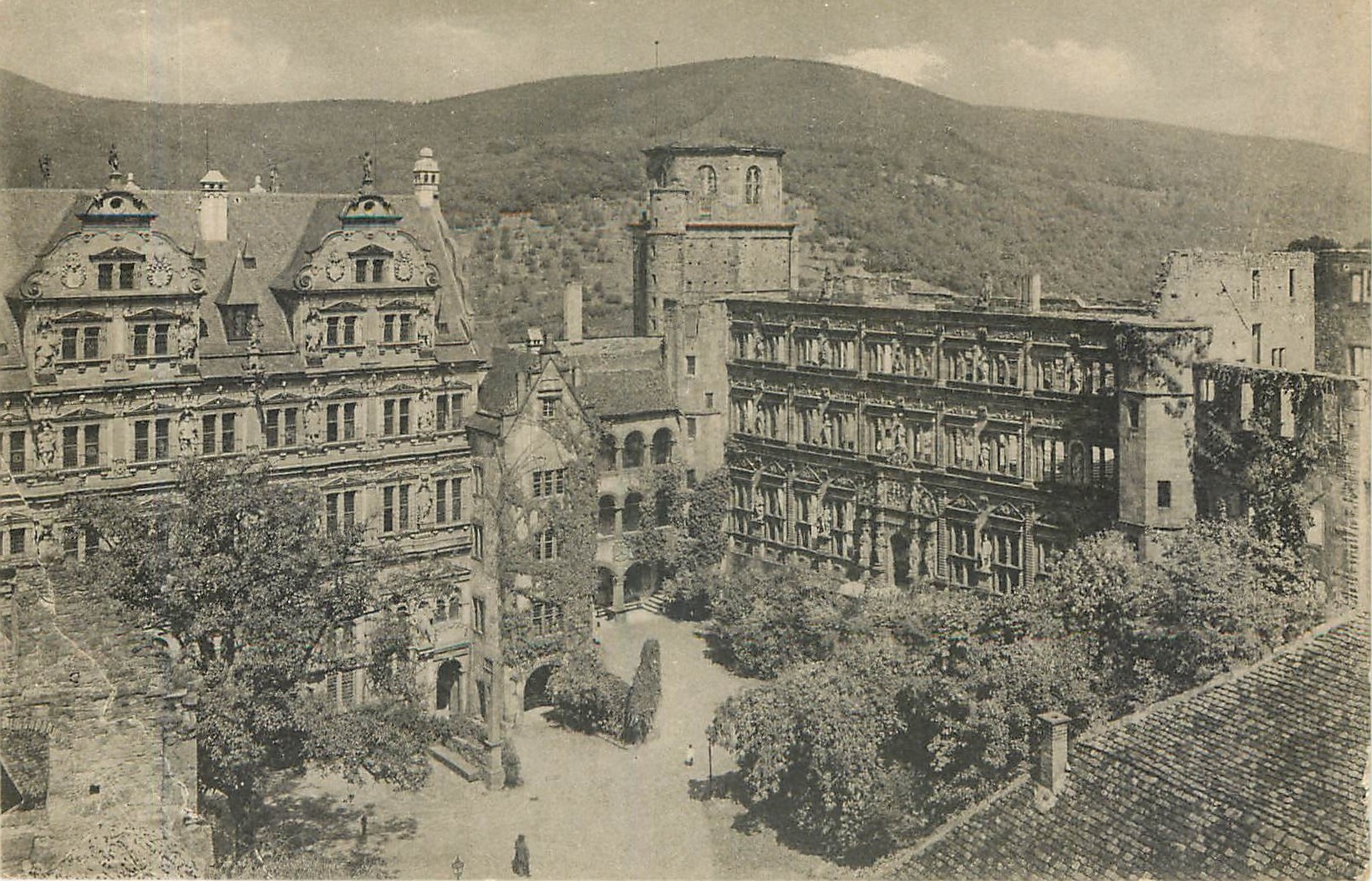 CPA Heidelberg Otto Heinrichsbau und Friedrichsbau vom Wartturm aus gesehen 