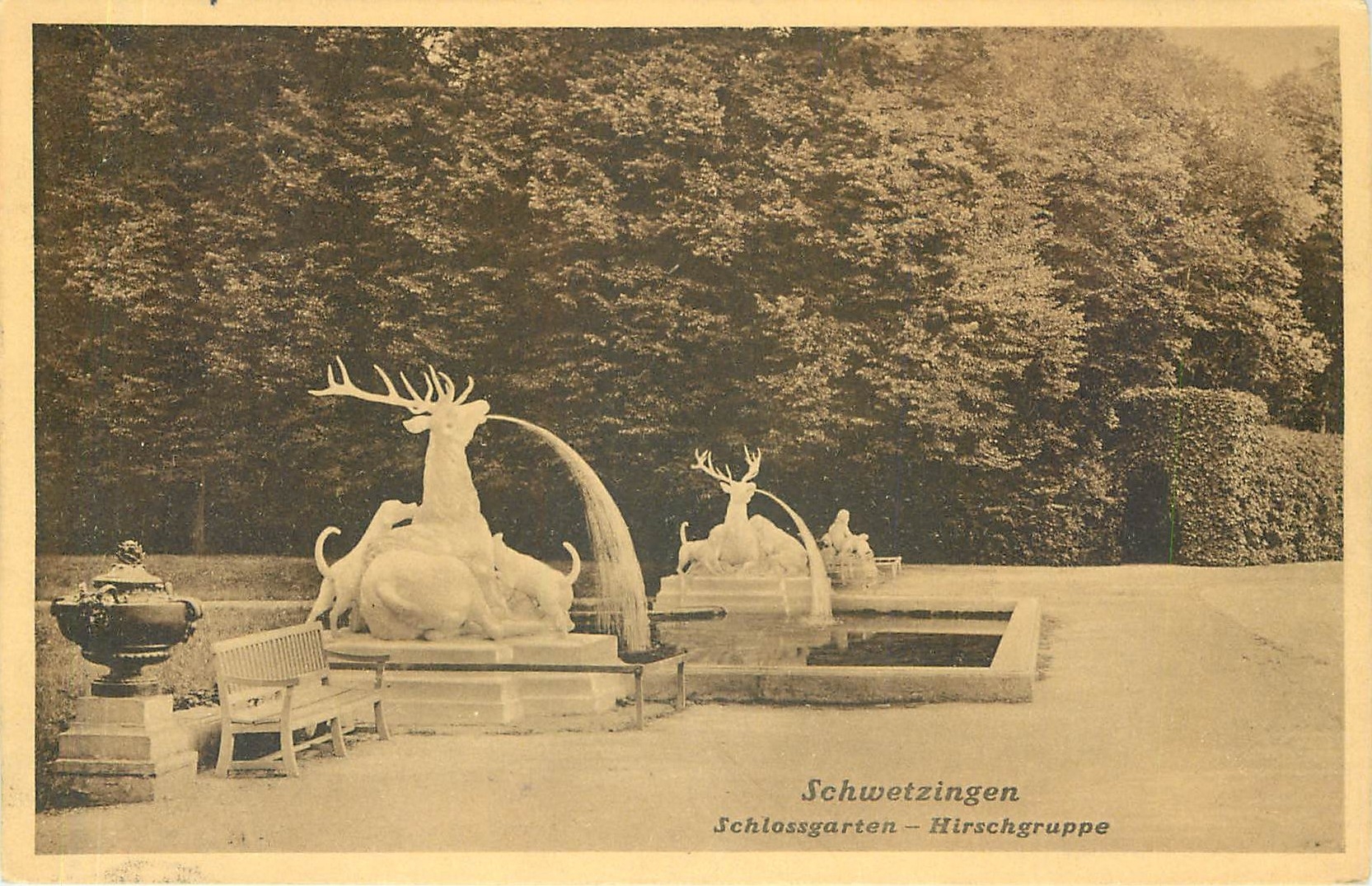 CPA Schwetzingen Schlossgarten Hirschgruppe Chiens Cerf