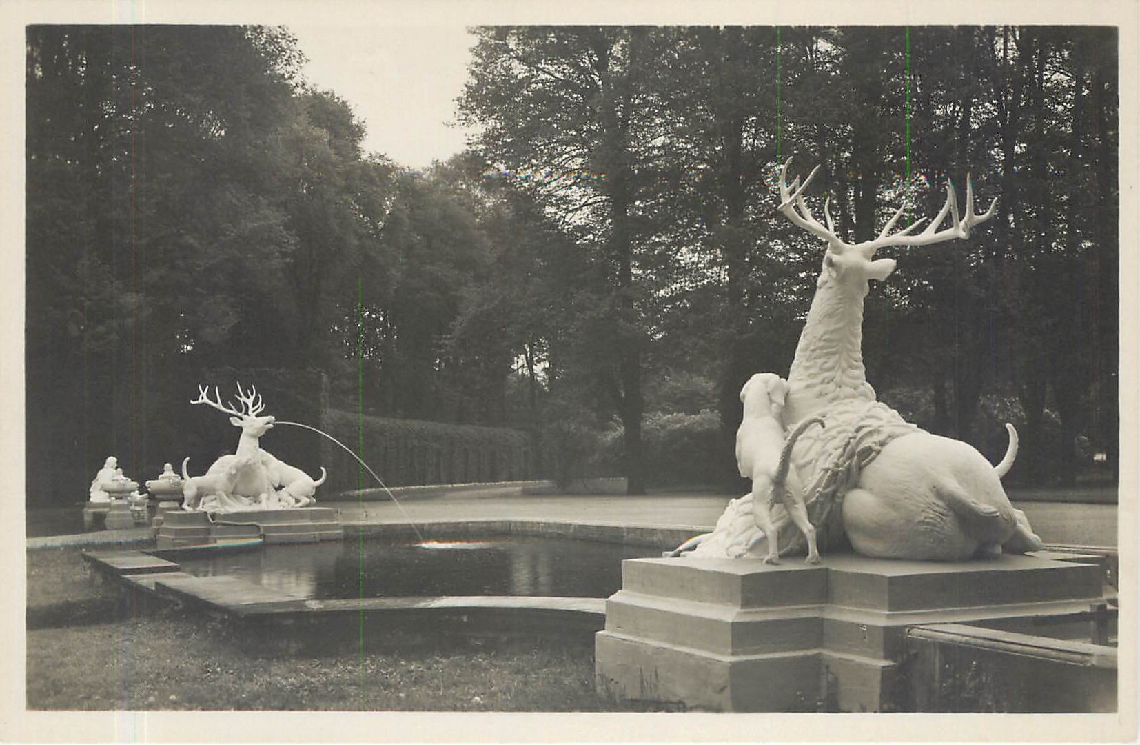CPA Schwetzingen Deutschlands schonster Schlossgarten Hirschgruppe Chiens Cerf