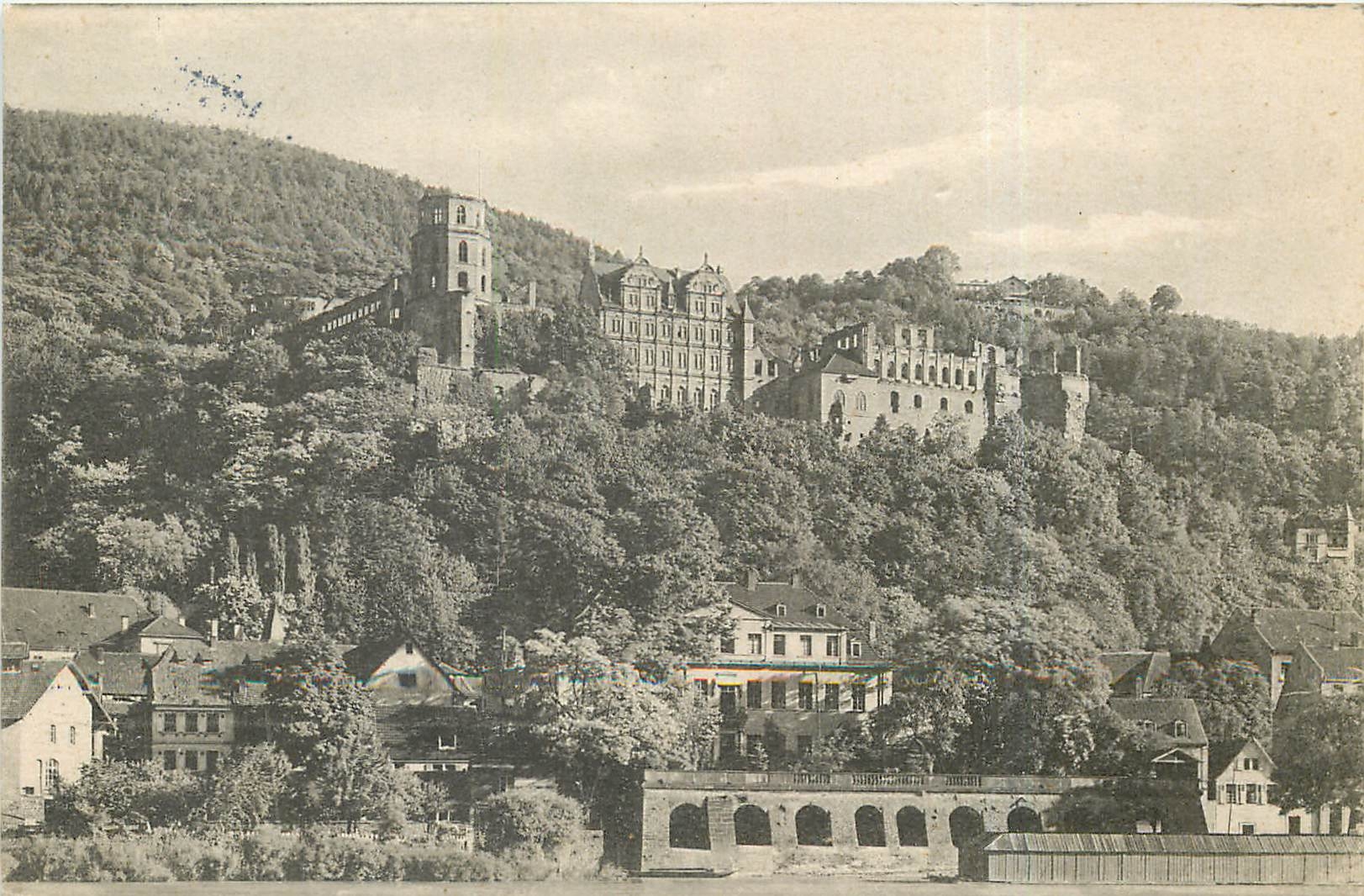 CPA Heidelberg Das Schloss von der Hirschgasse gesehen 