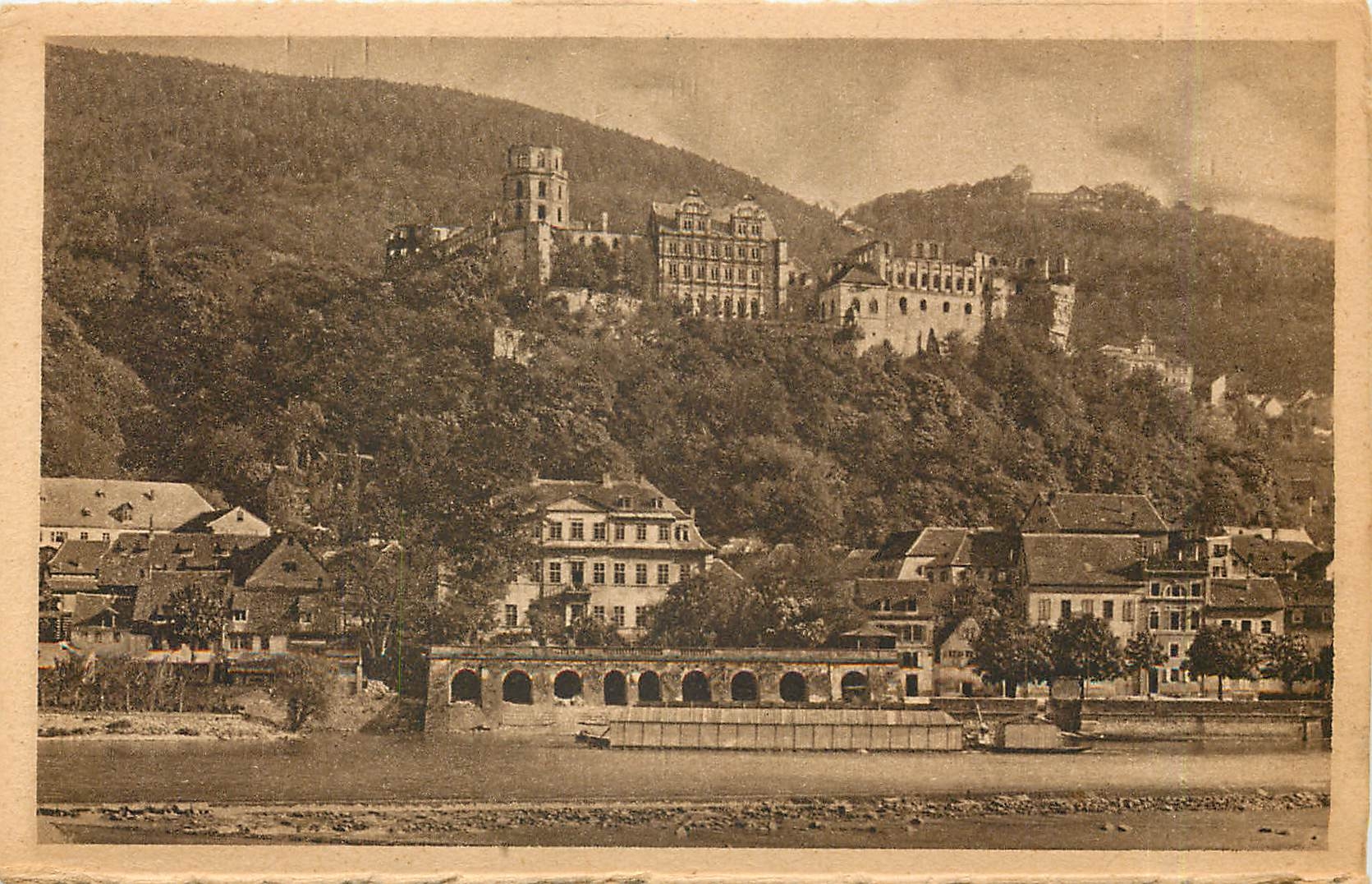 CPA Heidelberg Das Schloss von der Hirschgasse gesehen 