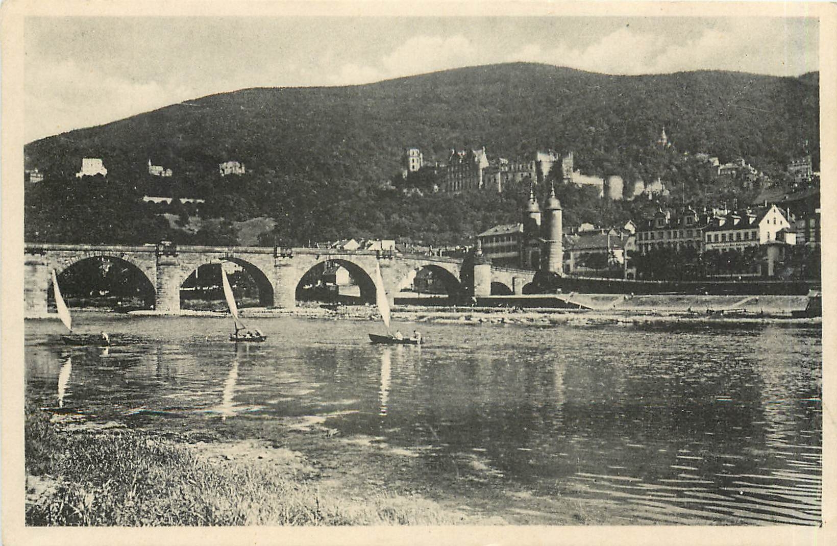 CPA Alt Heidelberg Das Schloss mit der alten Neckarbrucke 