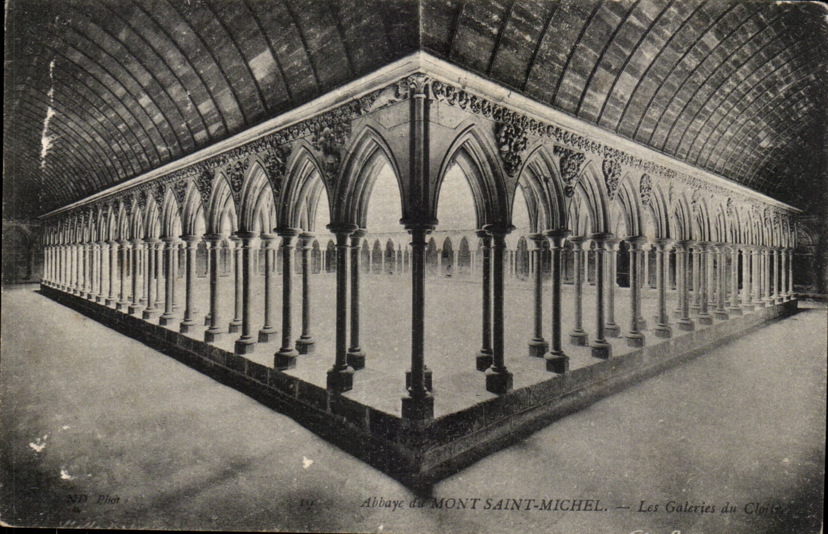 Abbaye du MONT SAINT-MICHEL — Les Galeries du Cloître — ND Ehot