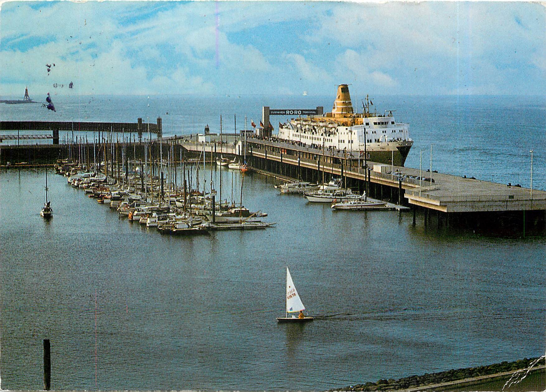 CPM Nordseeheilbad Cuxhaven Neue Seebaderbrucke mit Yachthaven 