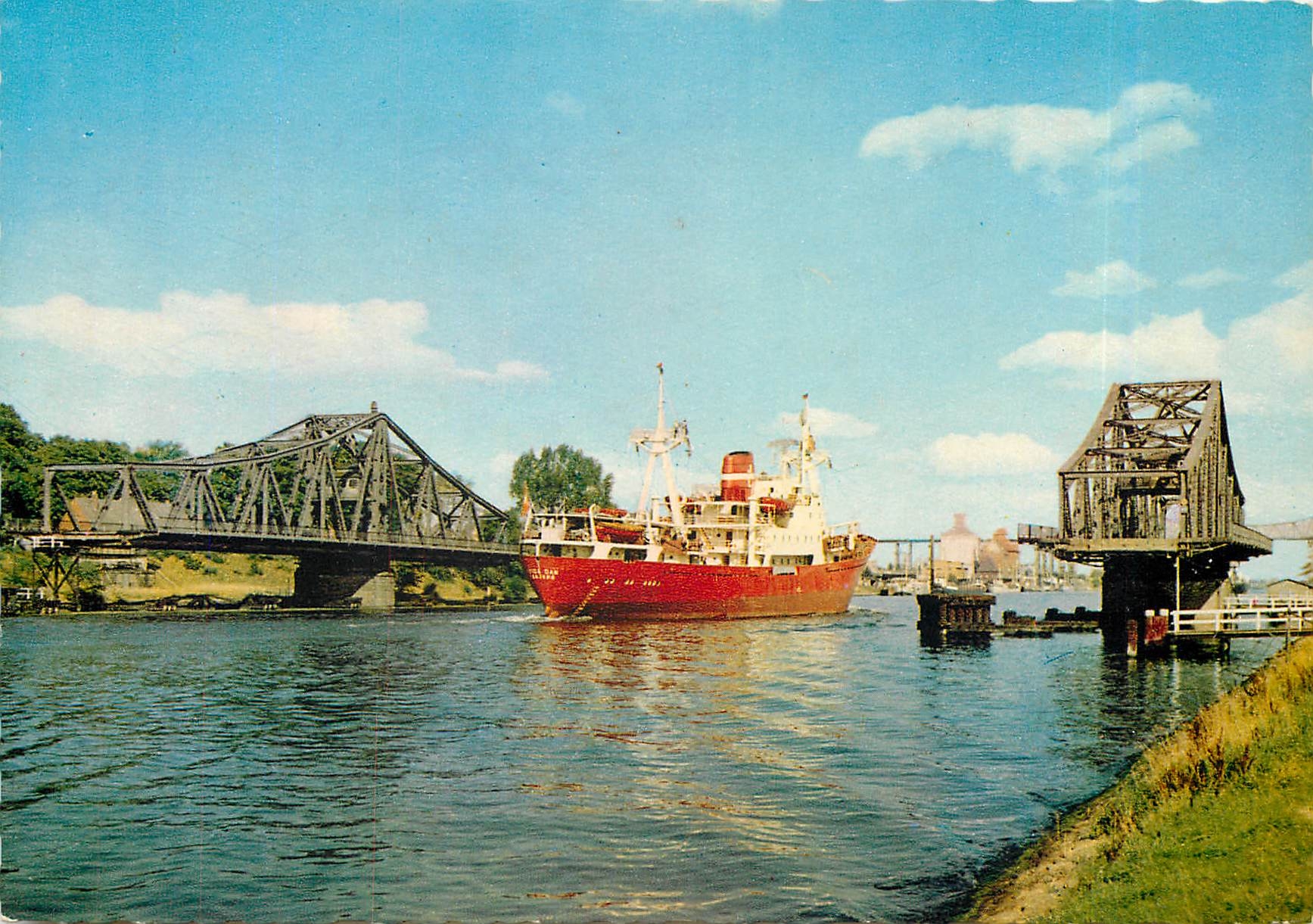 Rendsburg - Drehbrücke — vue de la passerelle tournante avec un navire — éditeur Schönning & Co., Lübeck