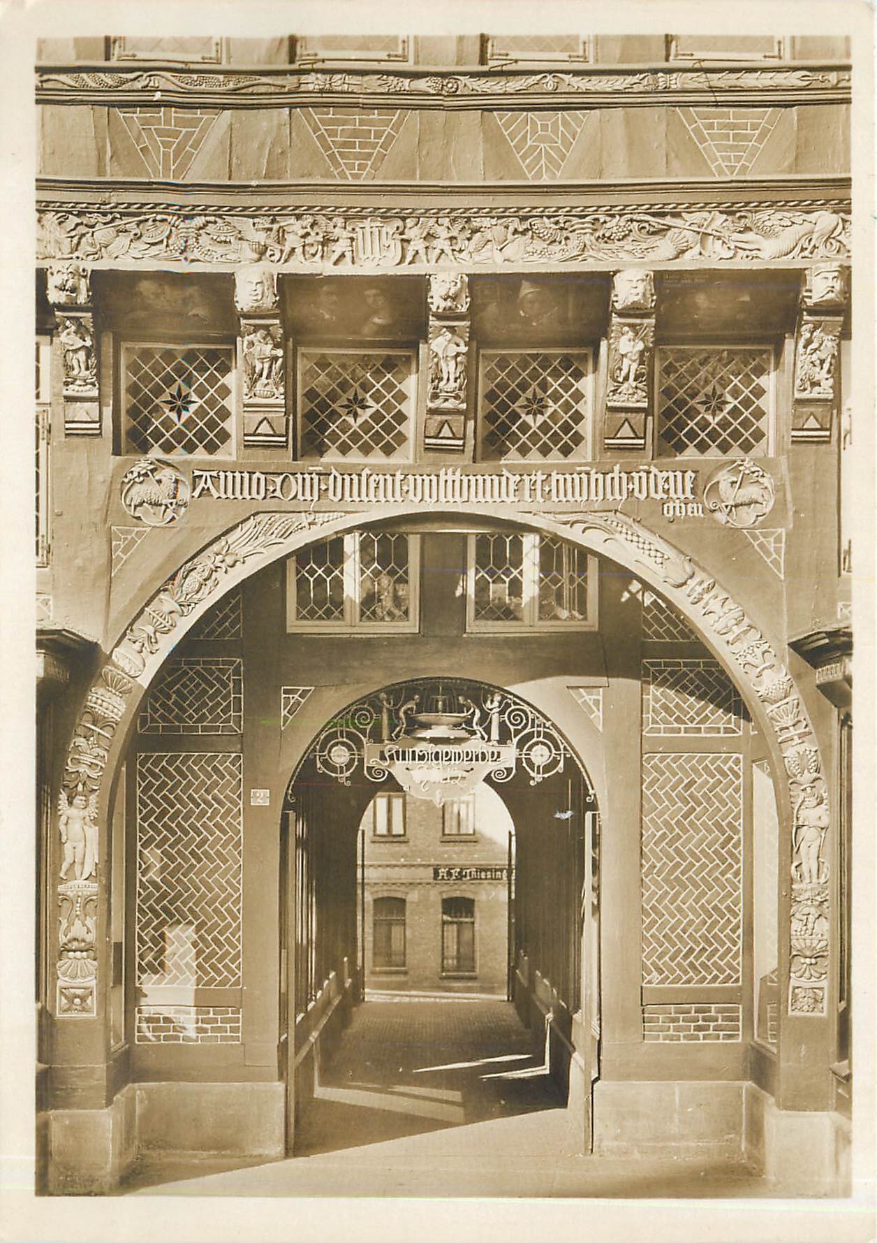 CPM Hildesheim Knochenhaueramtshaus Portal mit Inschrift 